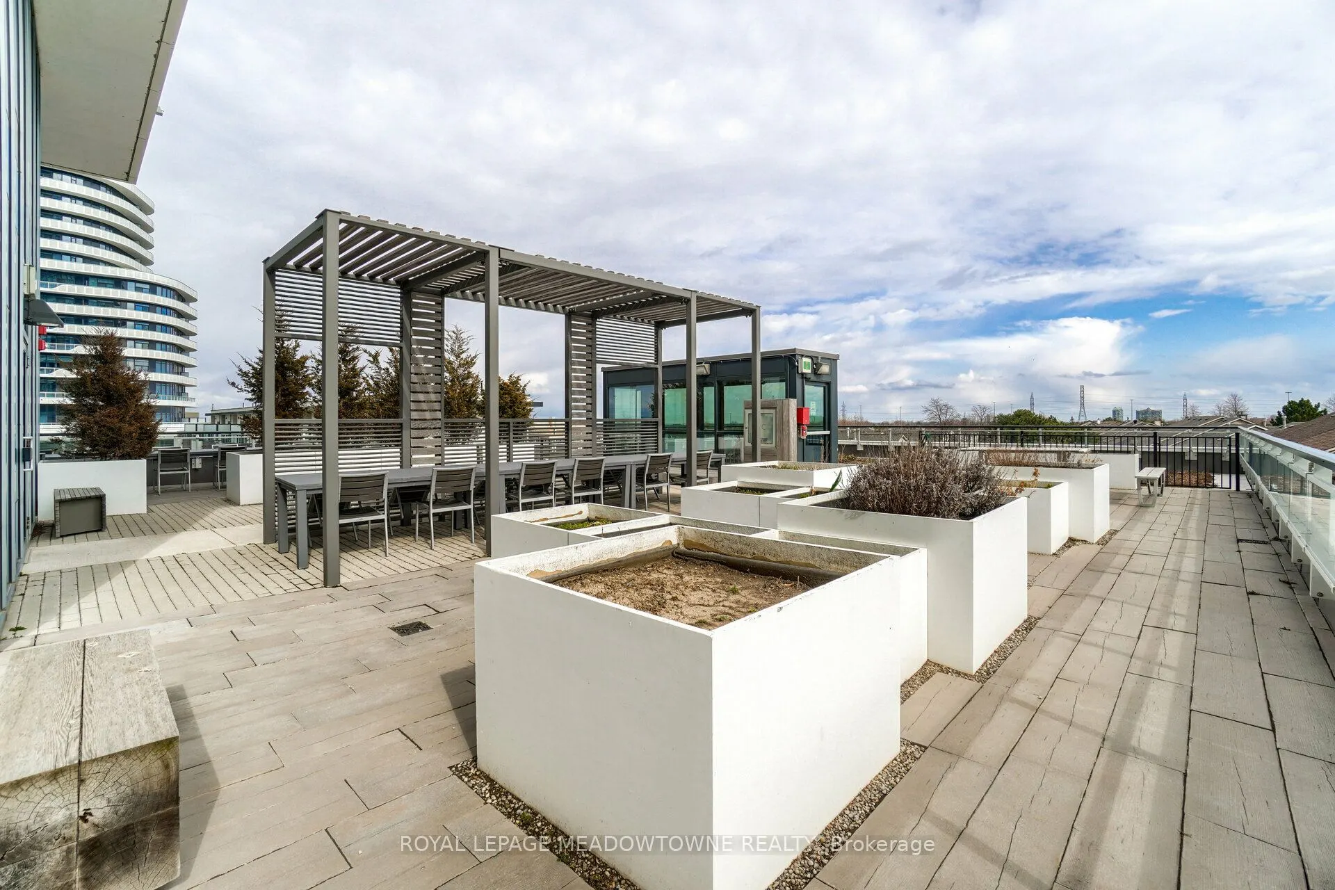 2560 Eglinton Avenue W, #802