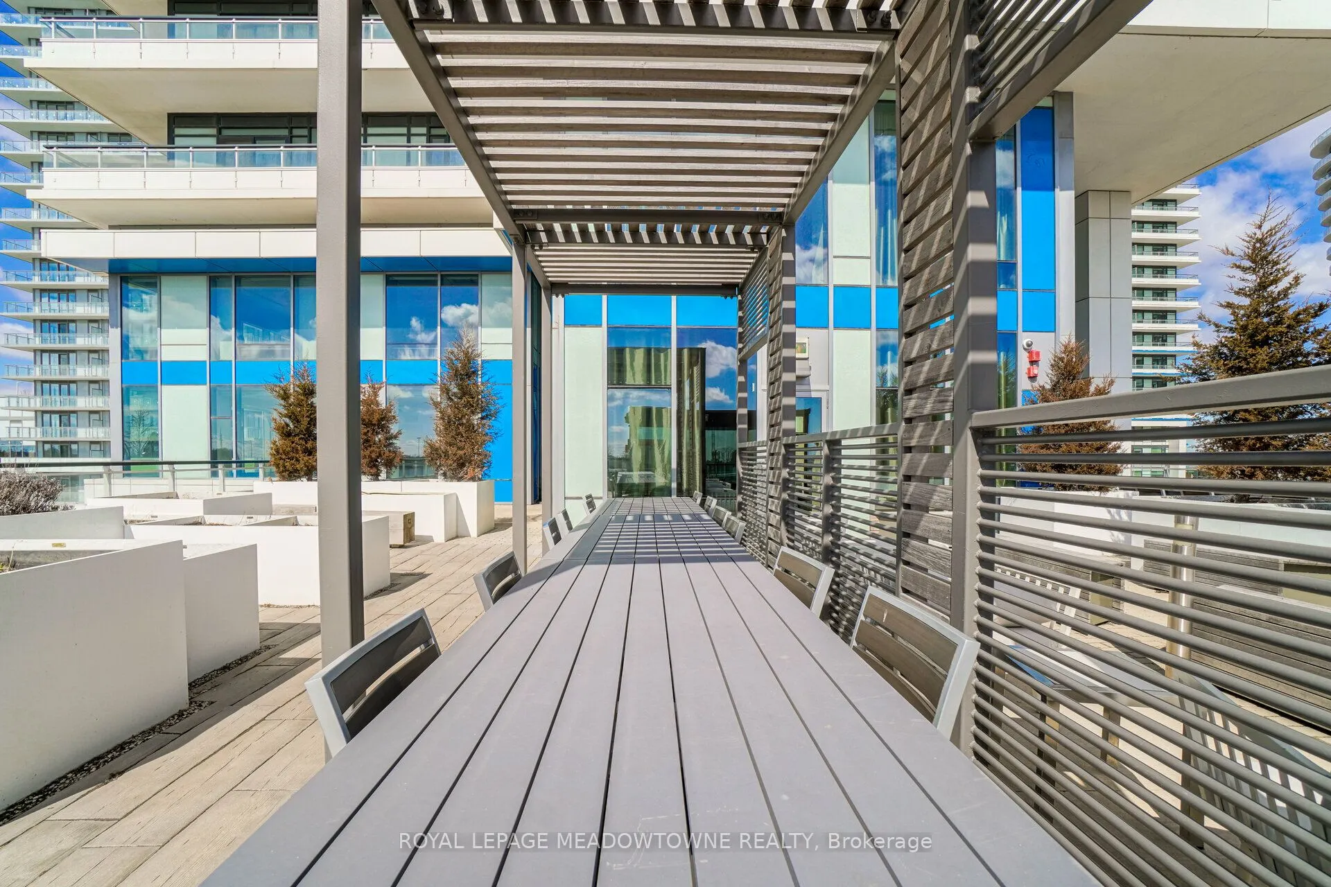 2560 Eglinton Avenue W, #802