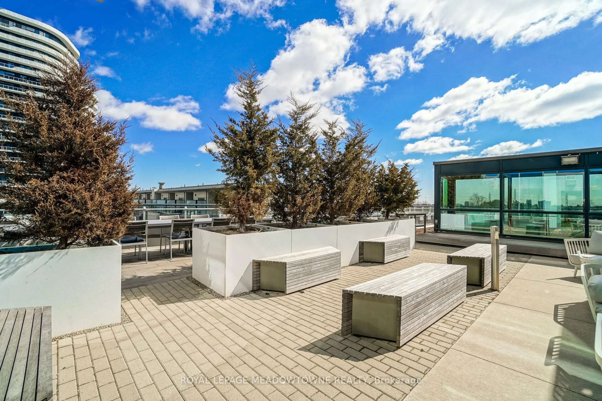 2560 Eglinton Avenue W, #802