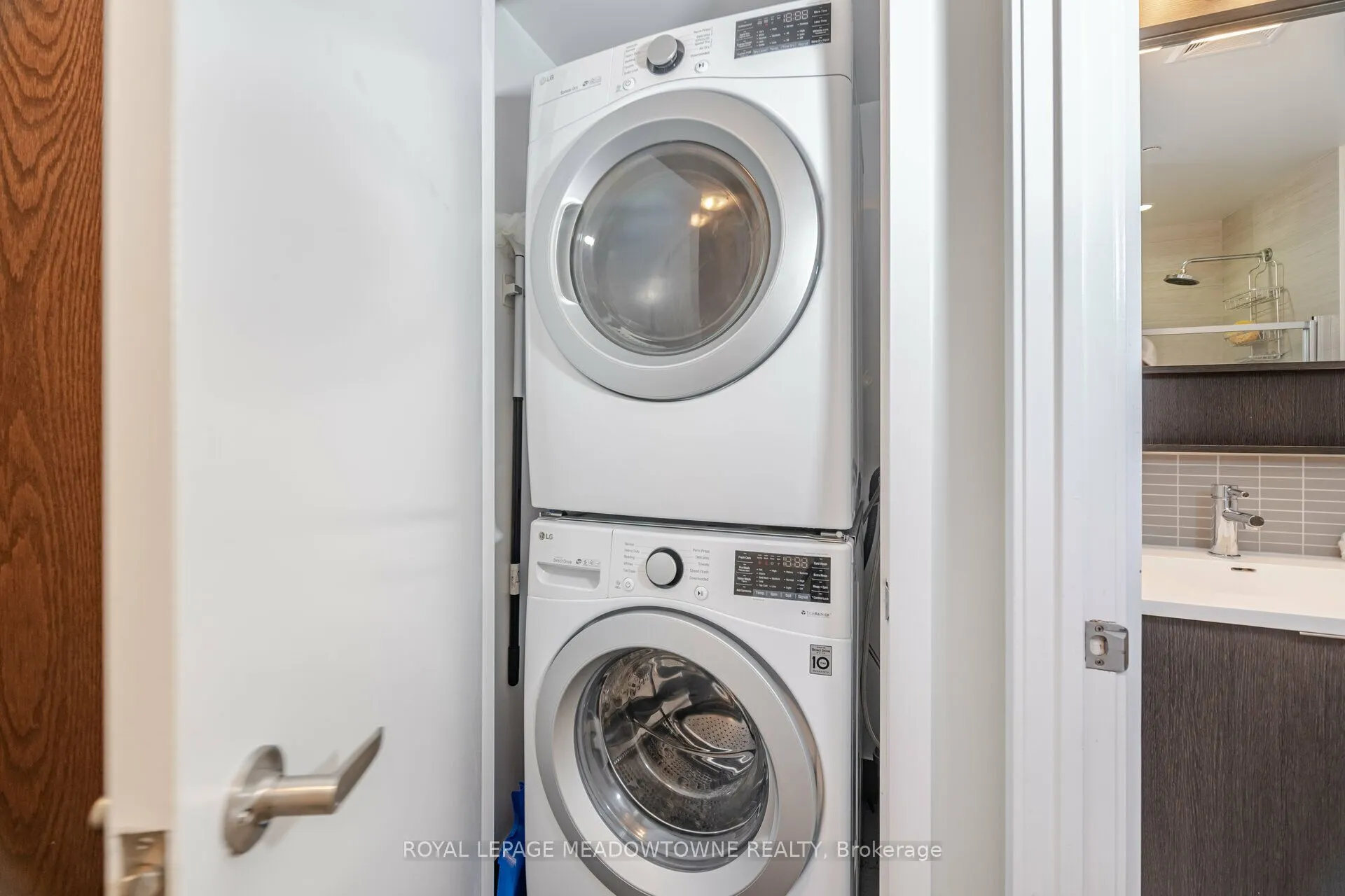 2560 Eglinton Avenue W, #802