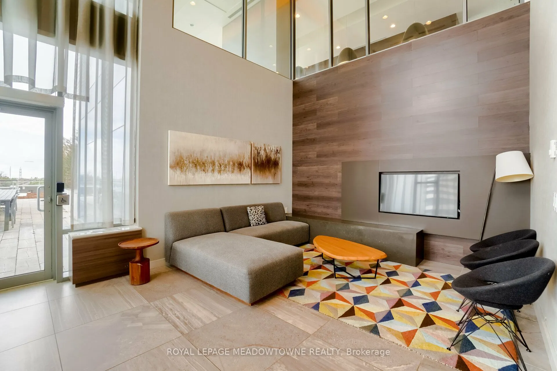 2560 Eglinton Avenue W, #802