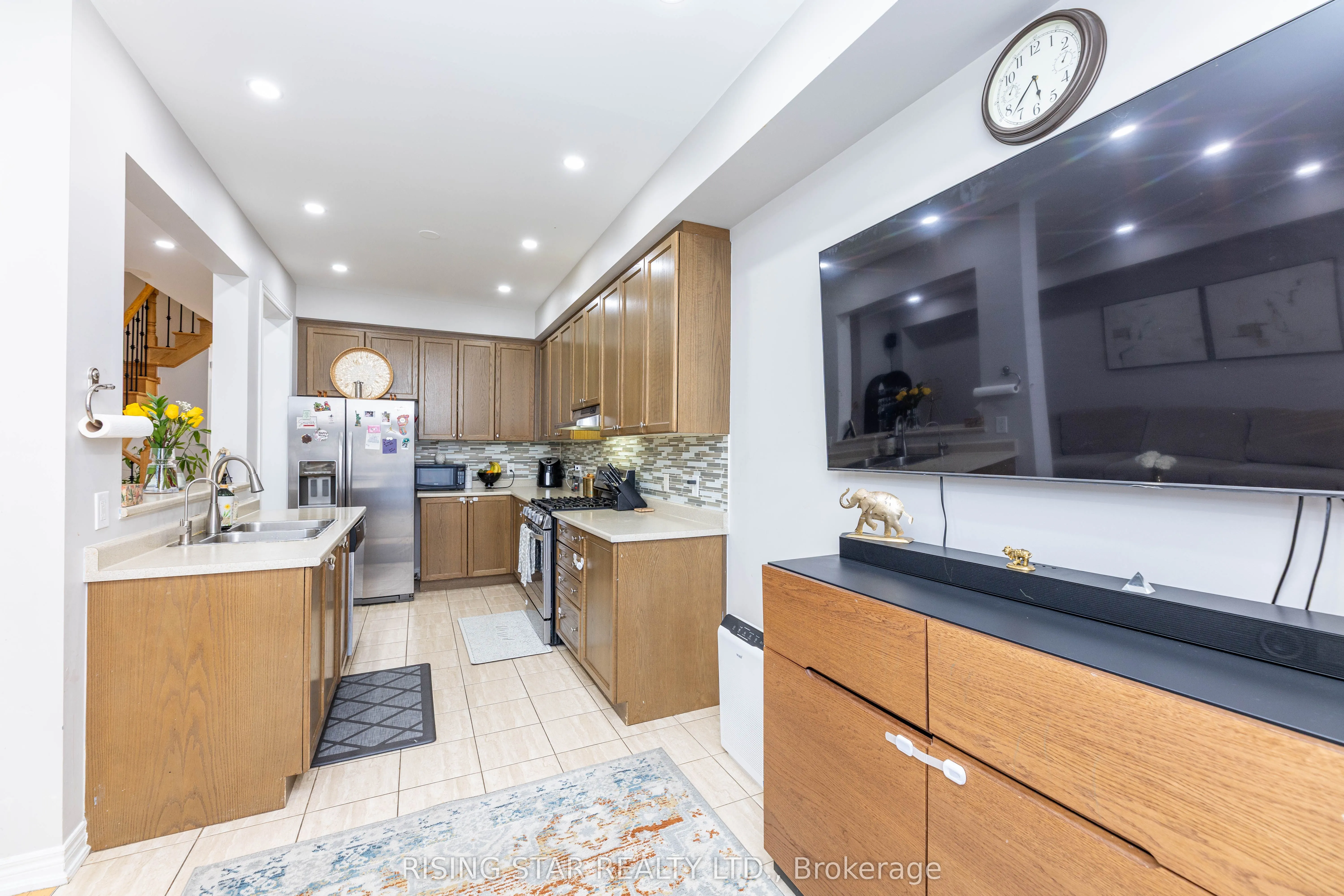 99 Naperton Drive