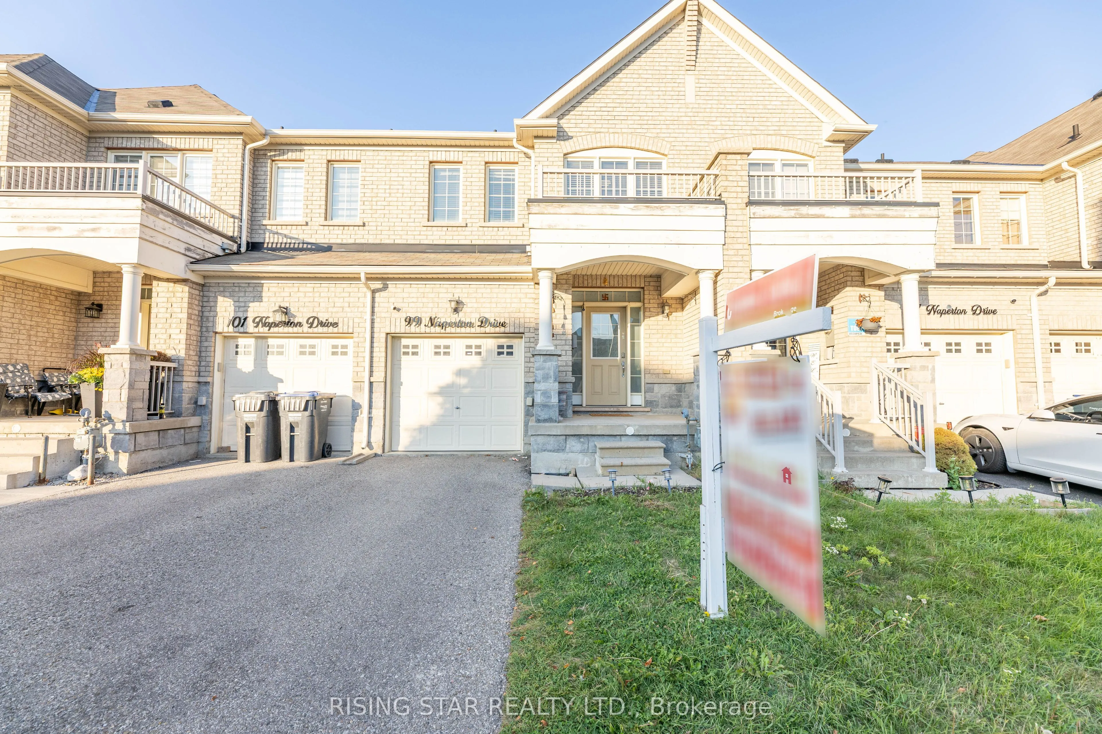 99 Naperton Drive