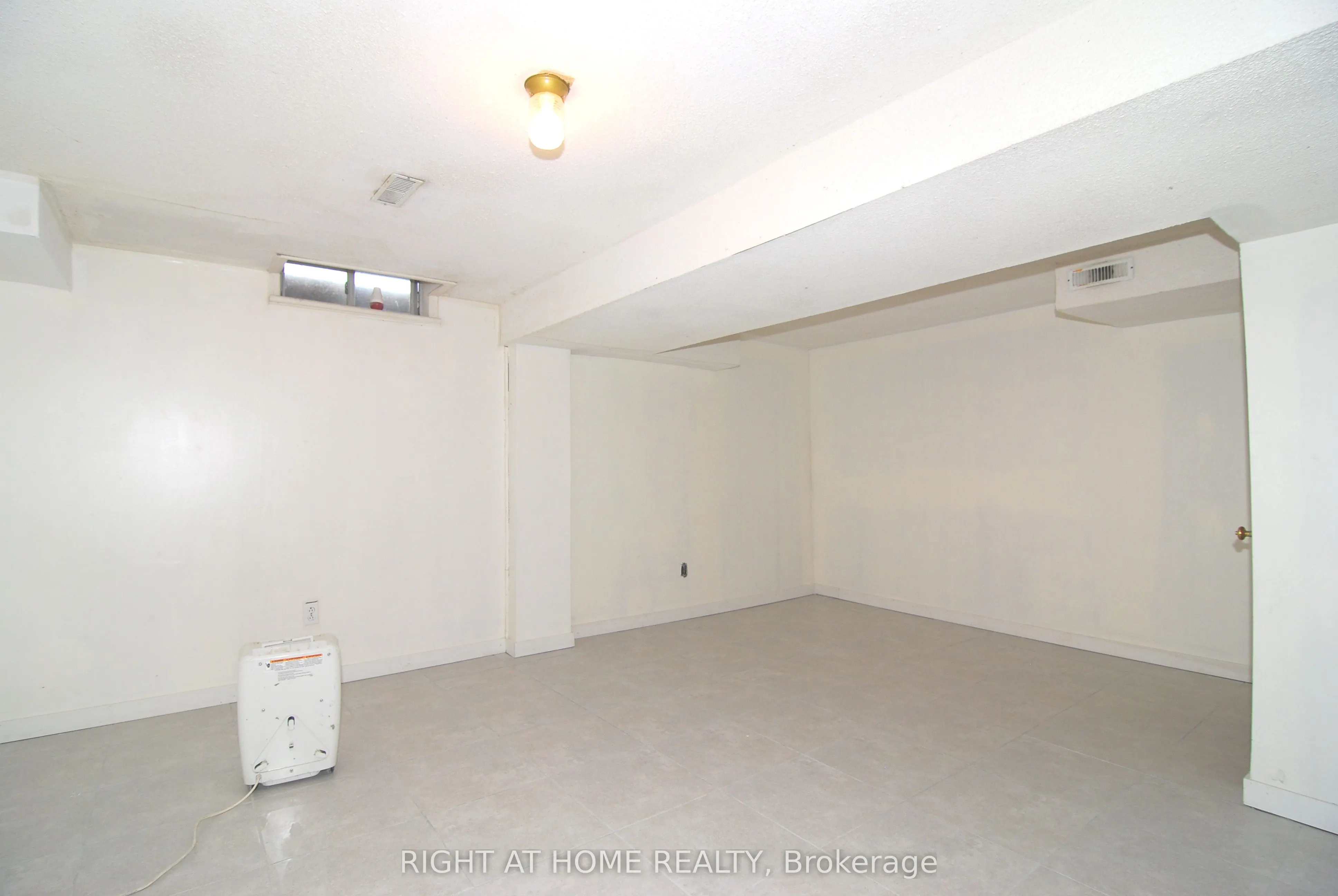 158 Toba Crescent