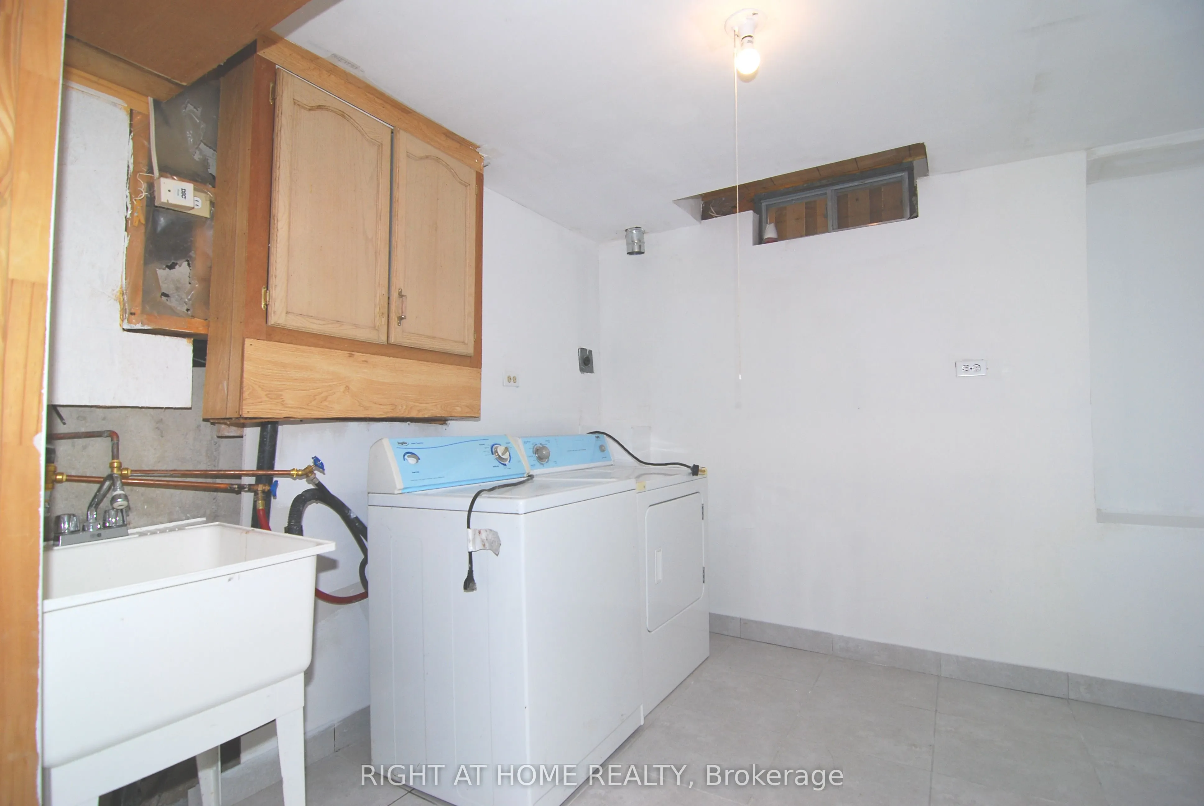 158 Toba Crescent