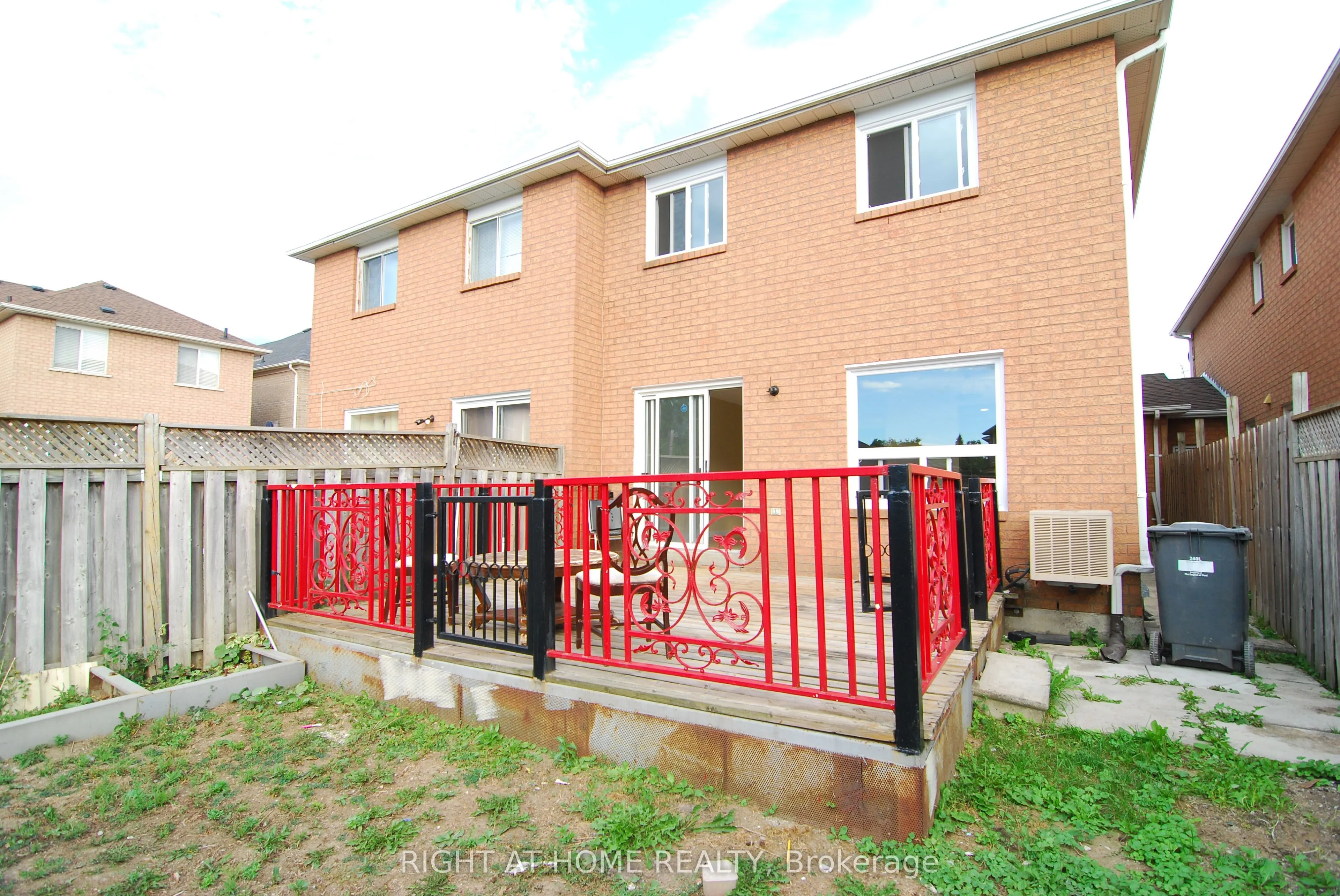 158 Toba Crescent