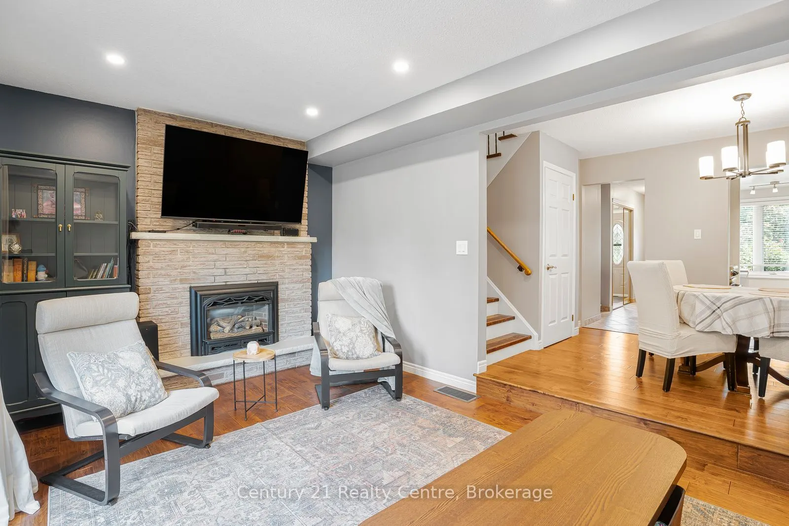 2203 Middlesmoor Crescent
