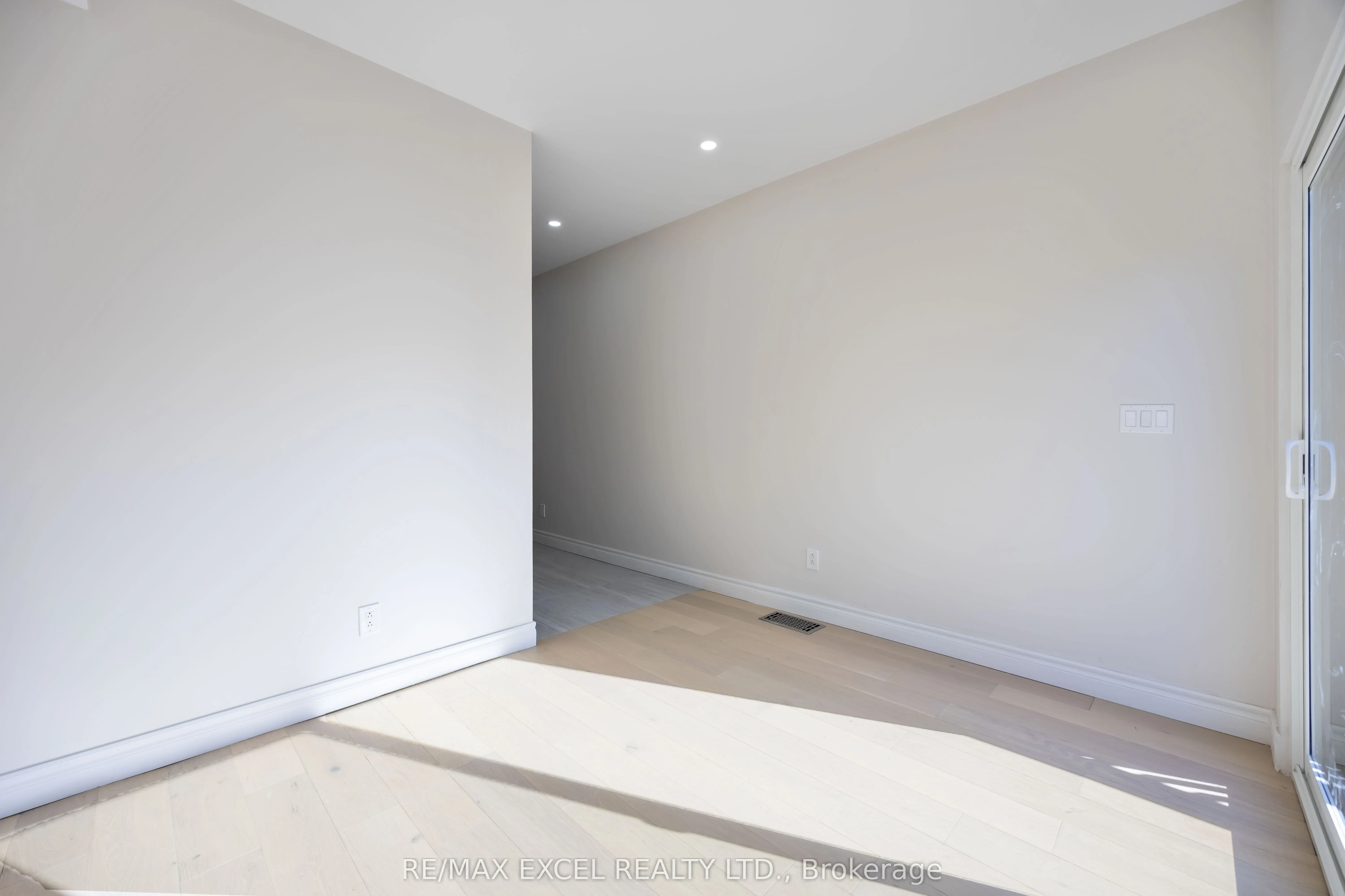 806 Gladstone Avenue
