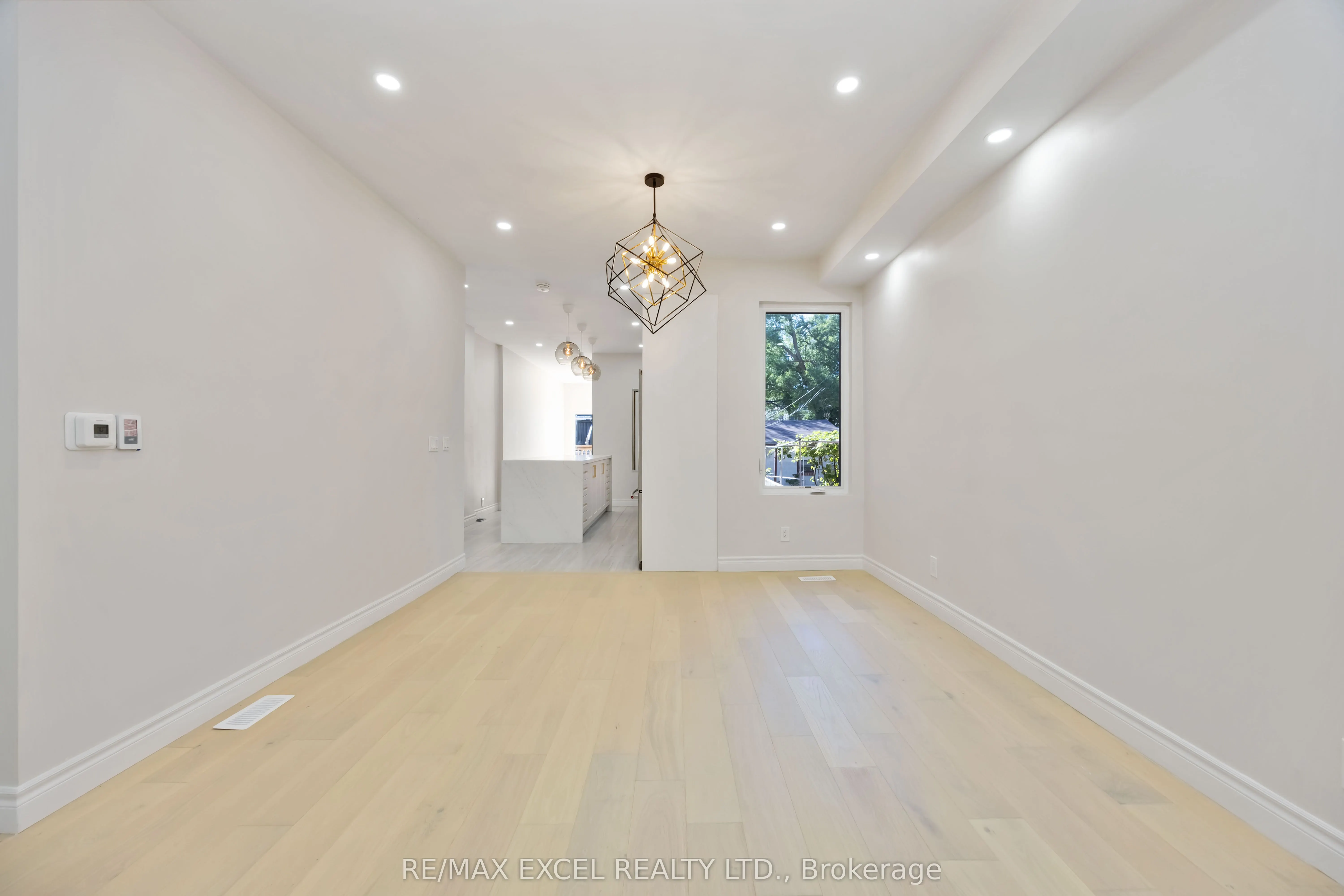 806 Gladstone Avenue