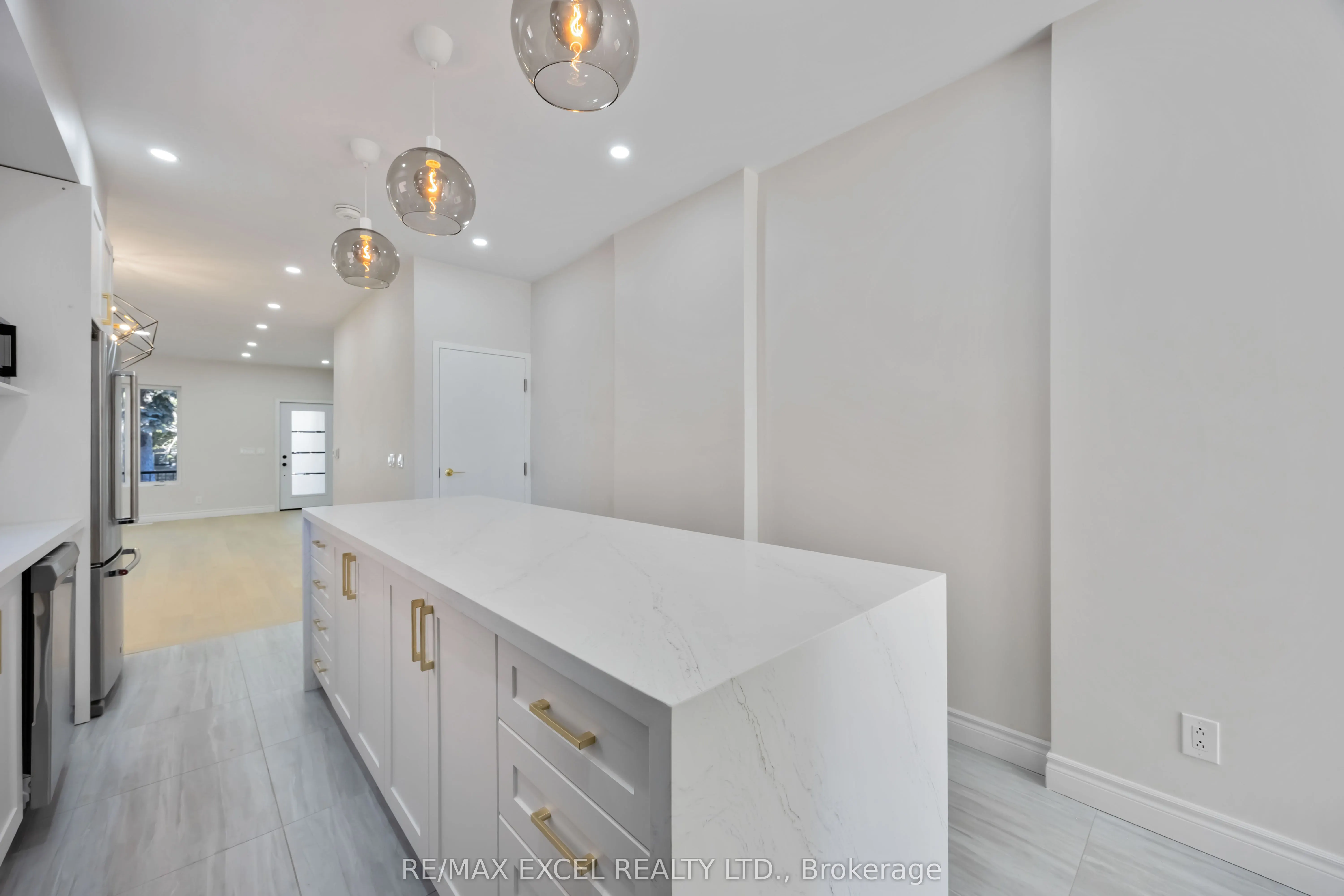 806 Gladstone Avenue