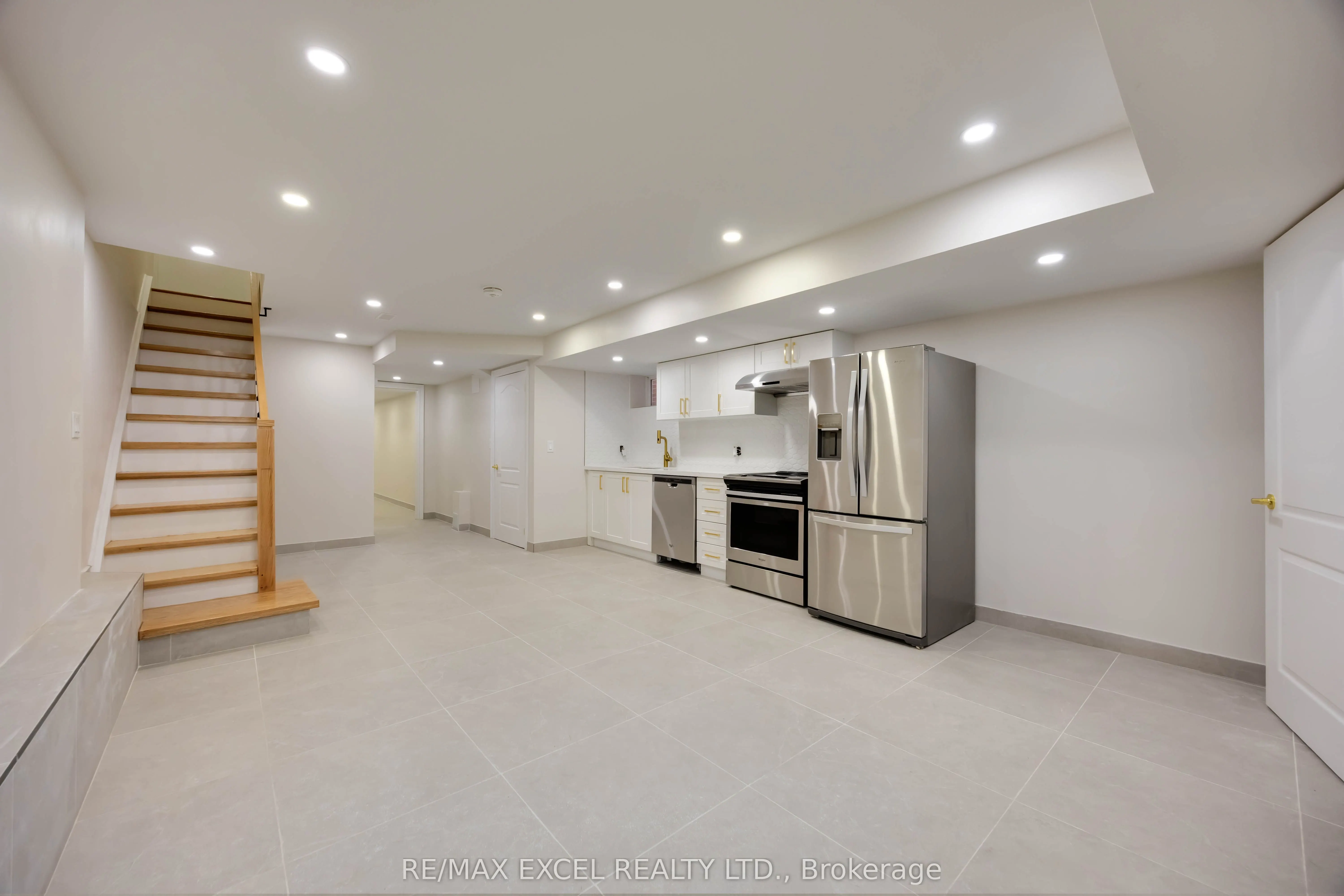806 Gladstone Avenue