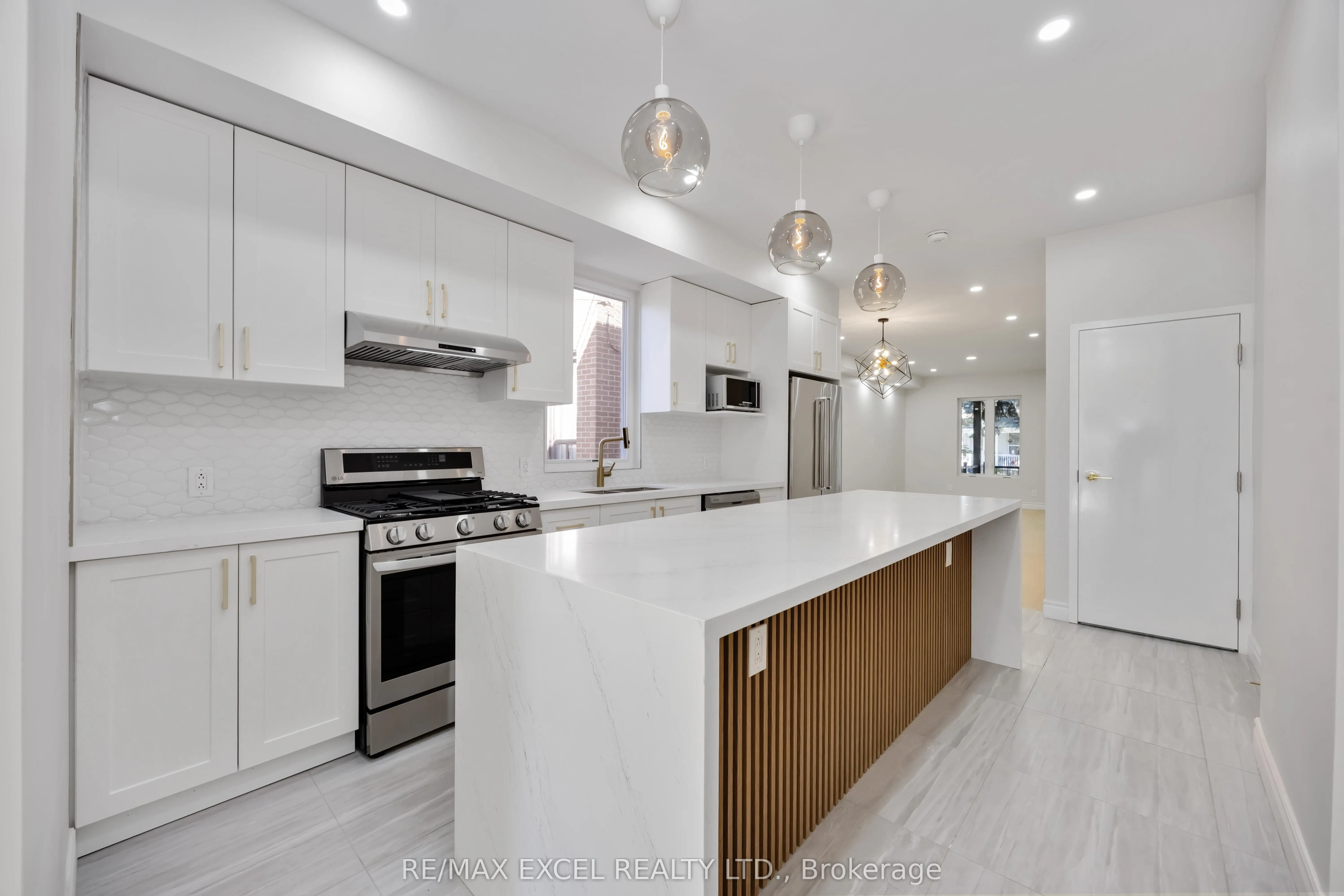 806 Gladstone Avenue