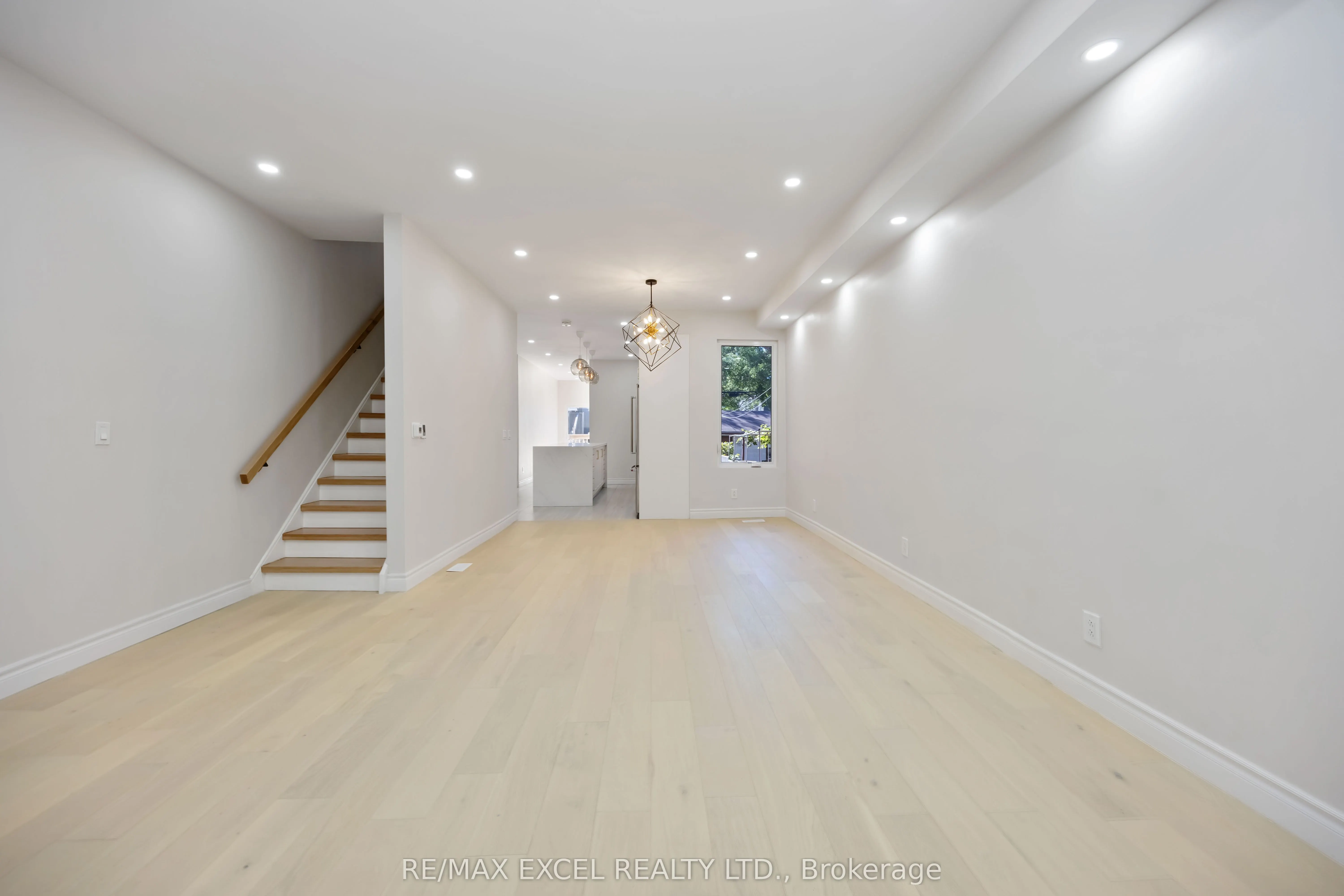 806 Gladstone Avenue