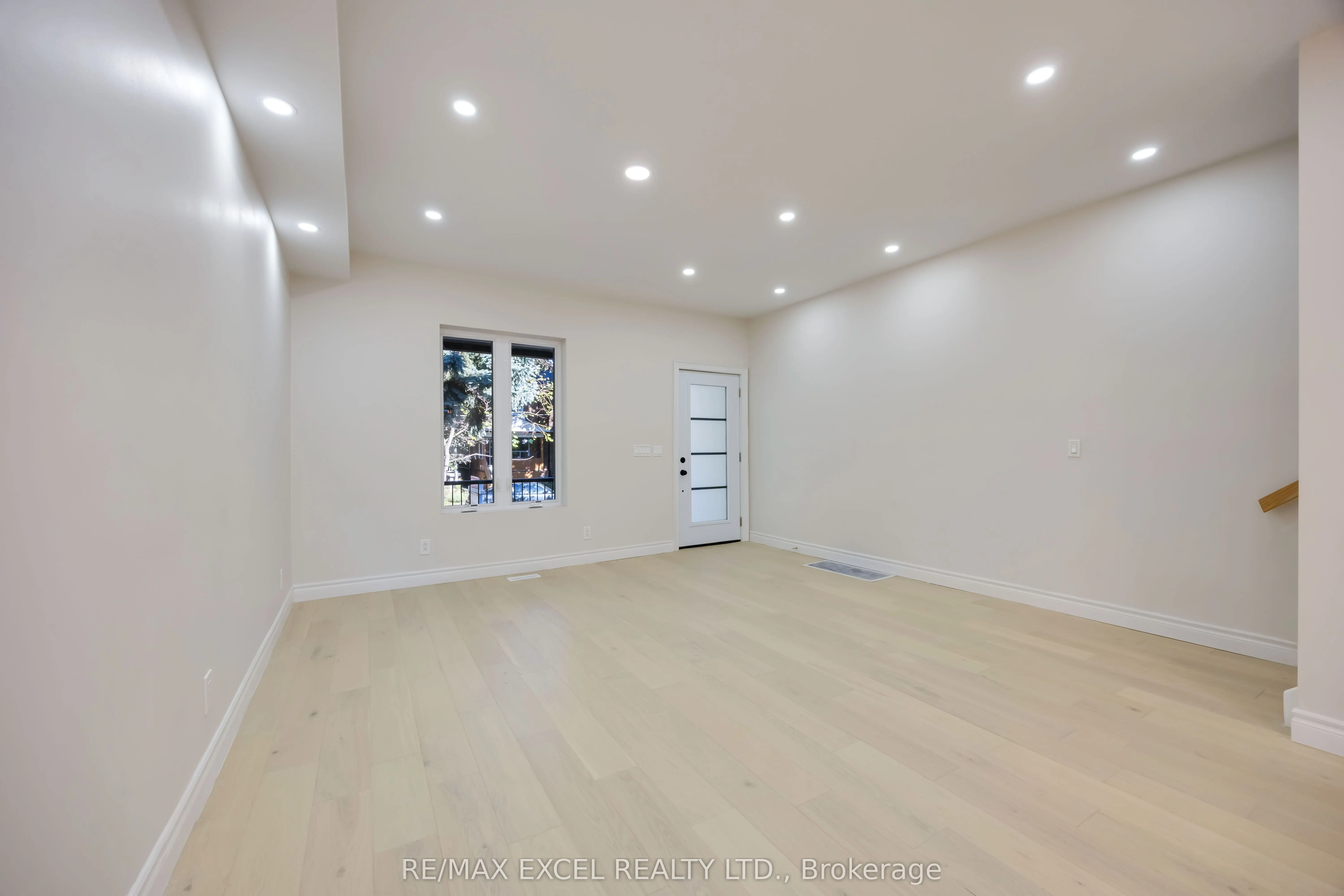 806 Gladstone Avenue
