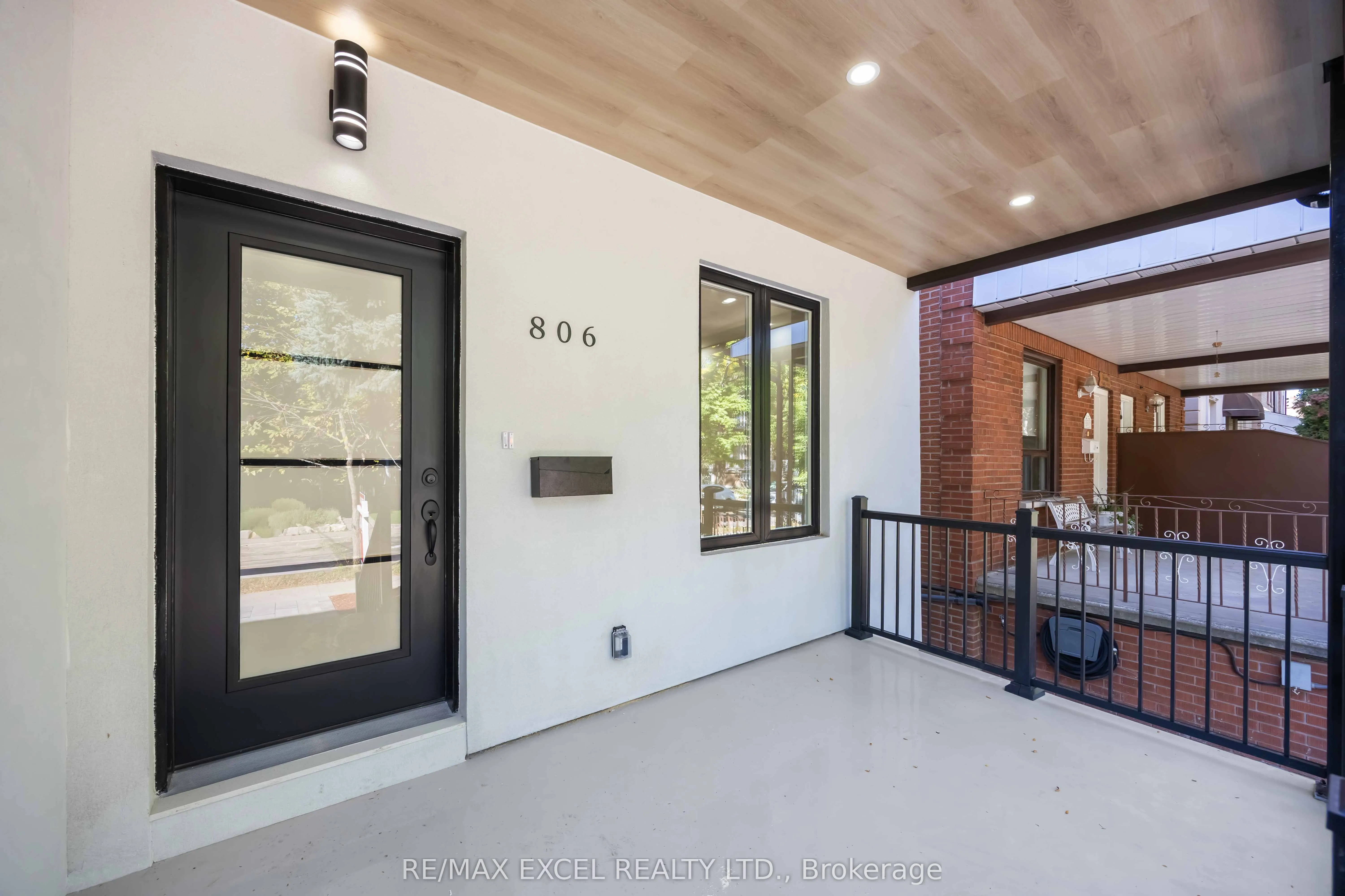 806 Gladstone Avenue
