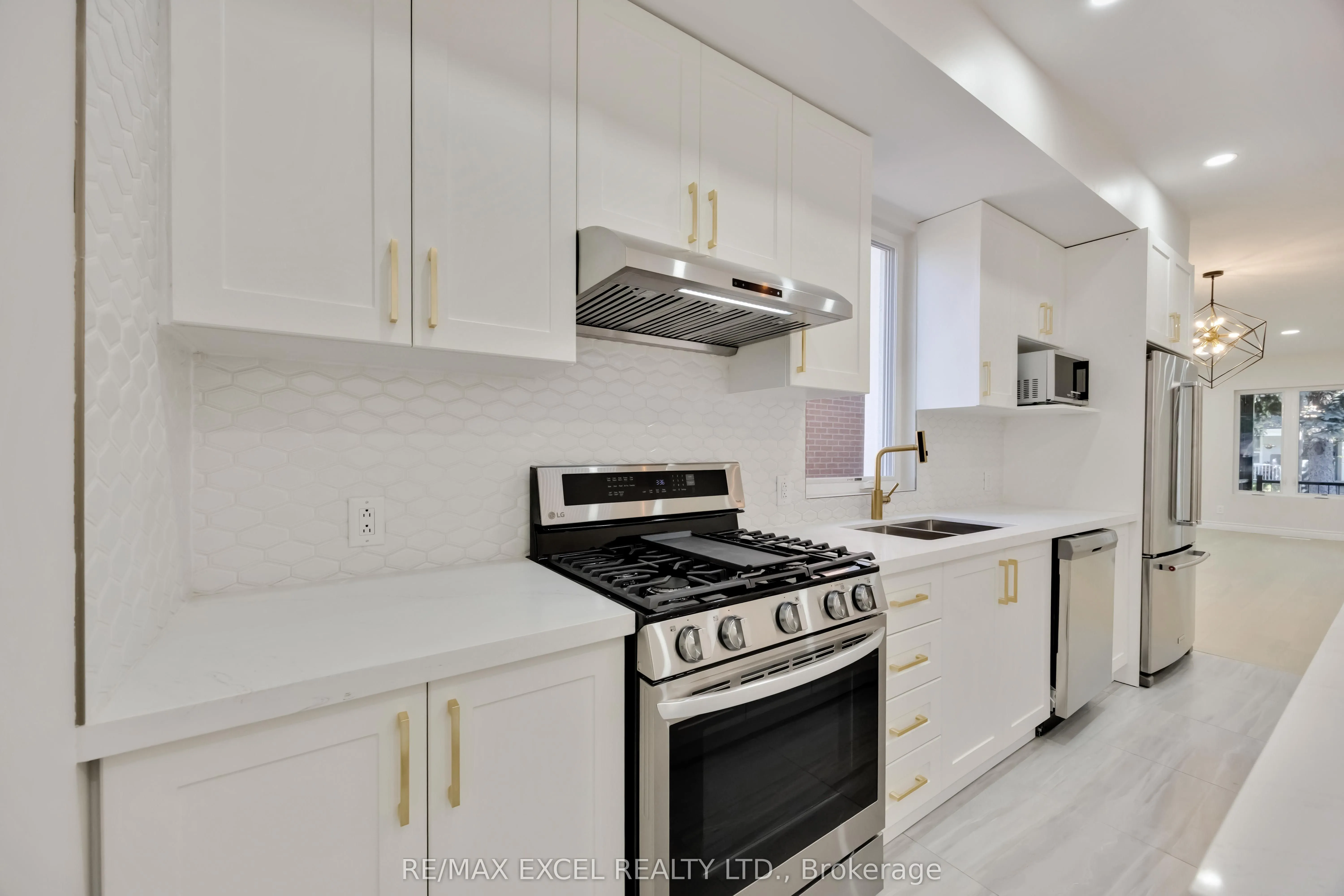 806 Gladstone Avenue