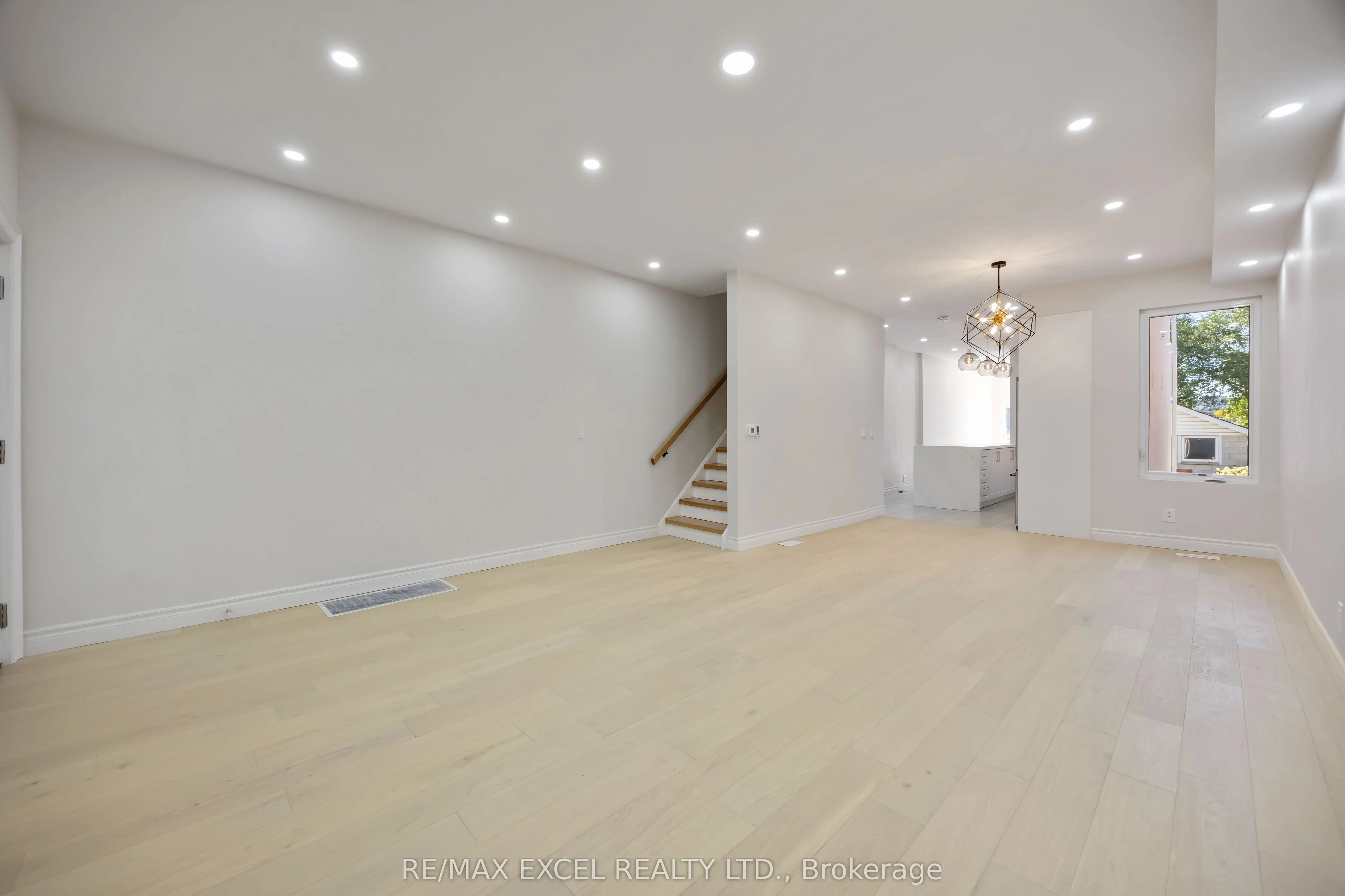 806 Gladstone Avenue