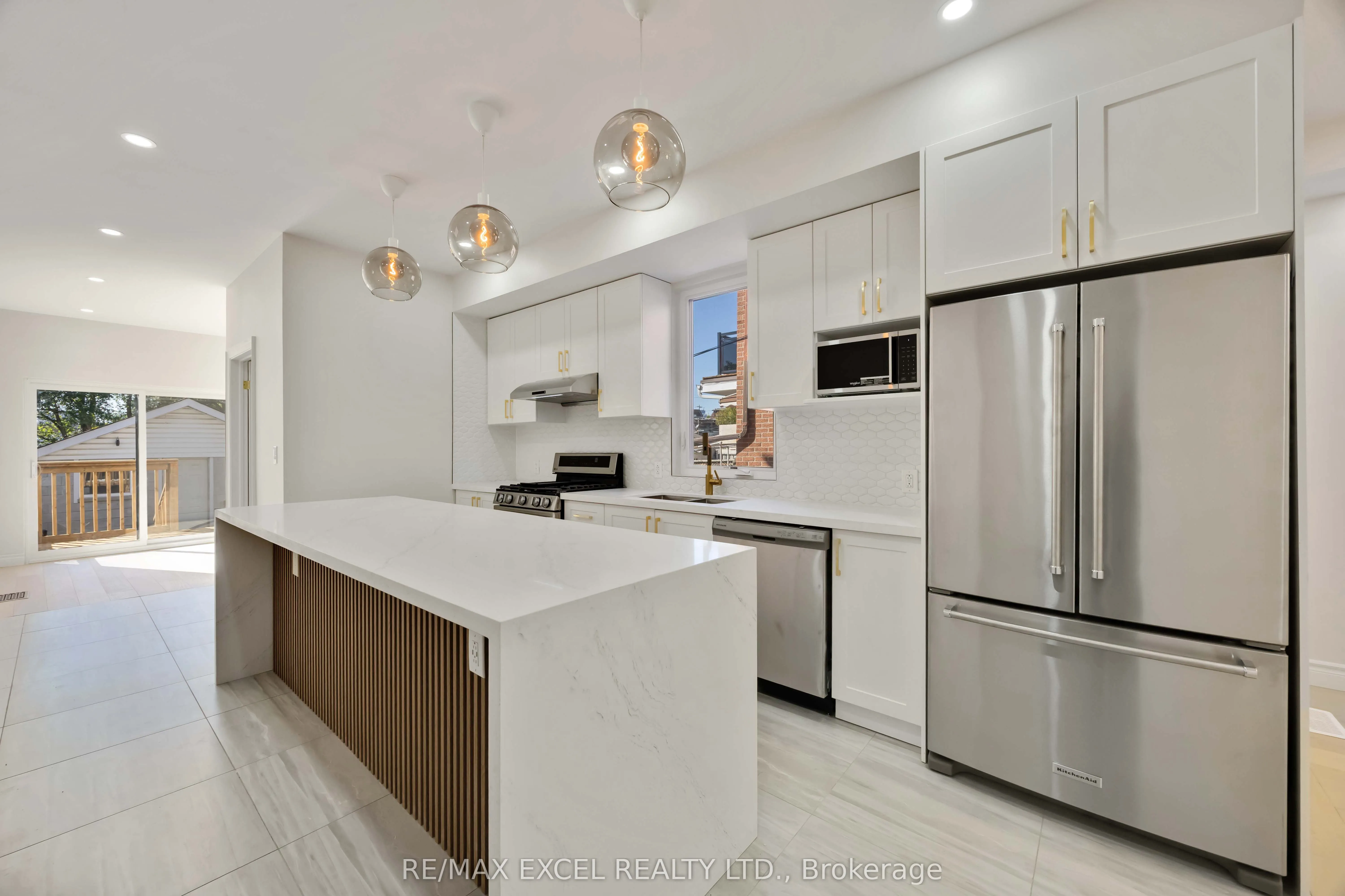 806 Gladstone Avenue