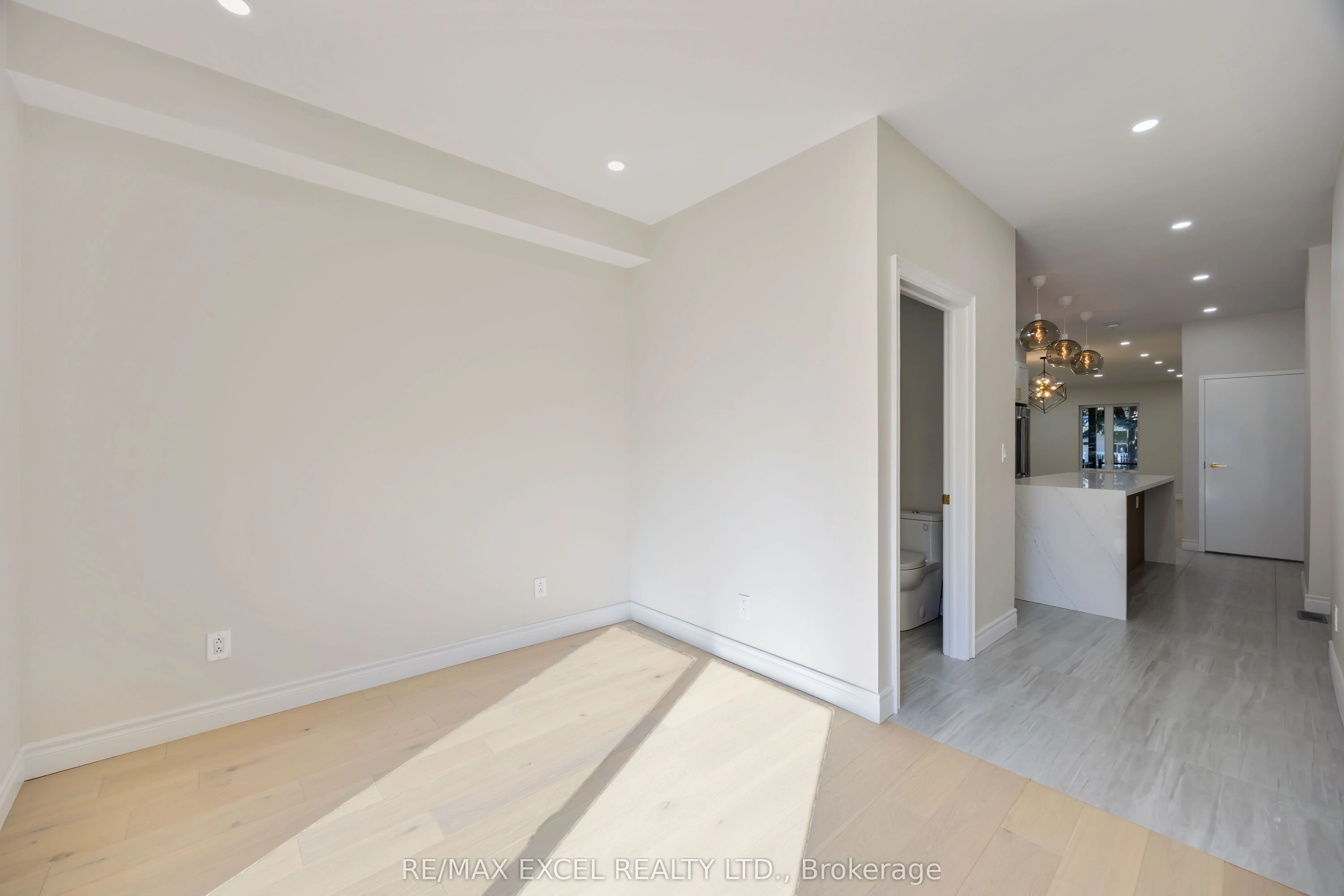 806 Gladstone Avenue
