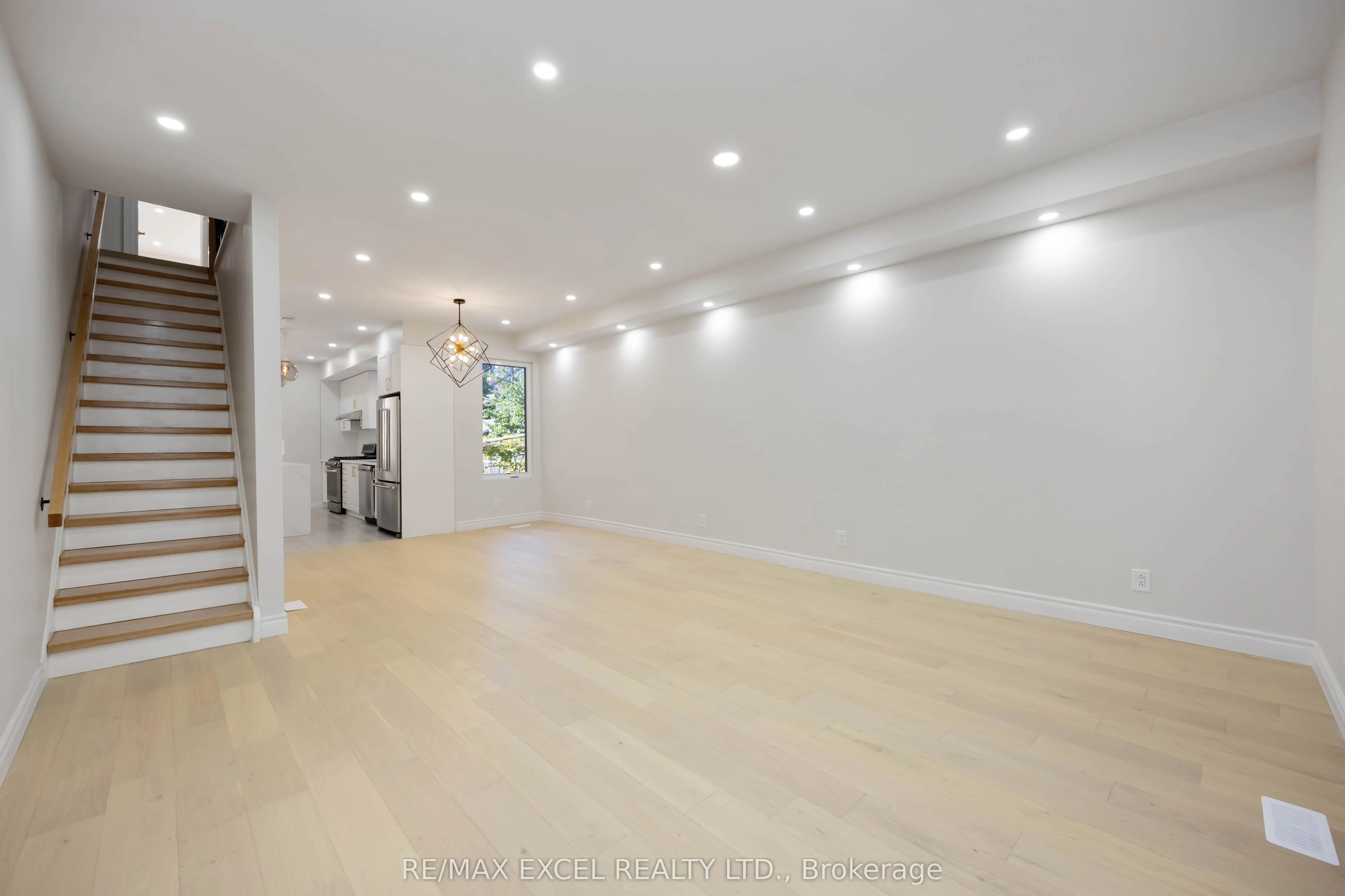 806 Gladstone Avenue