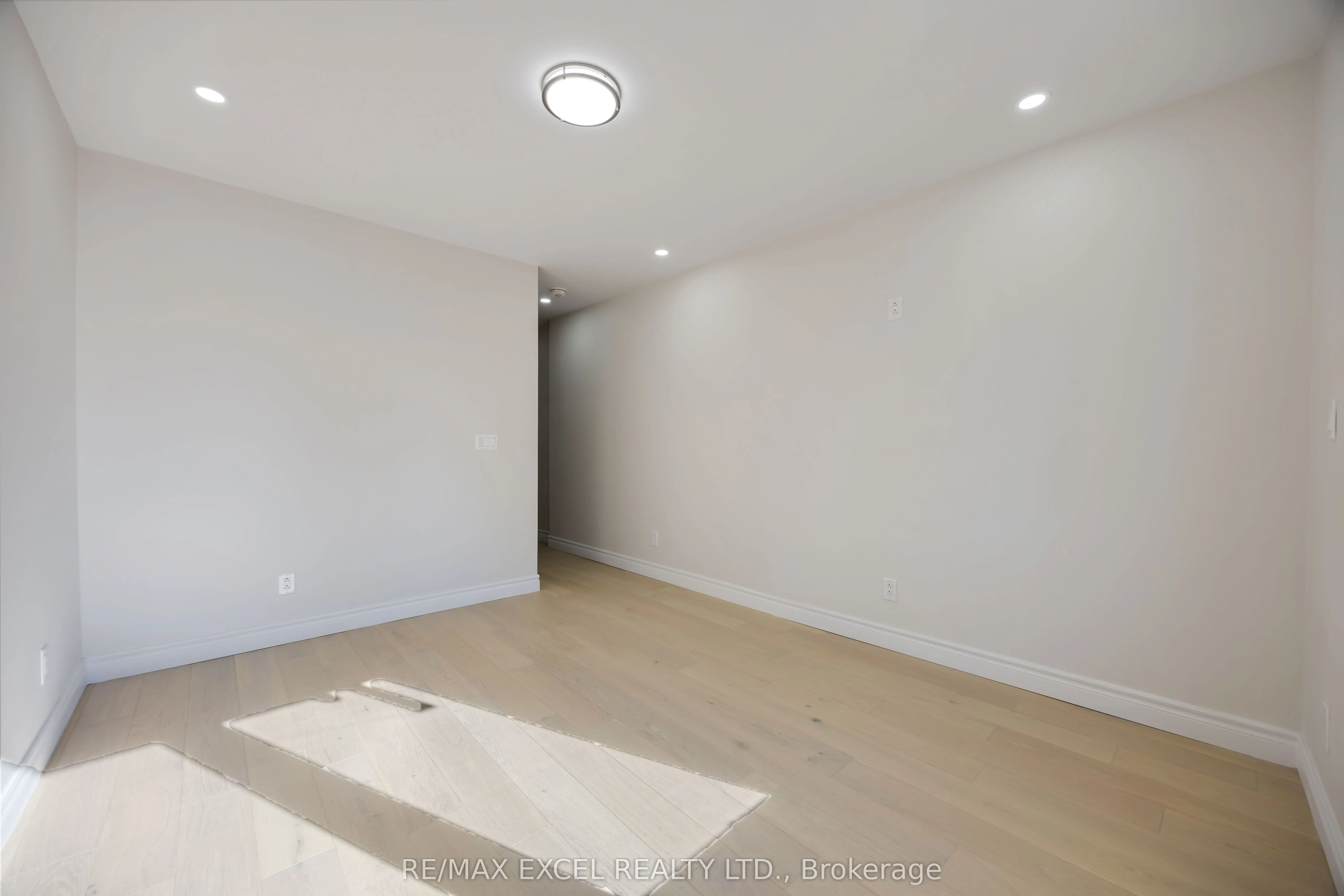 806 Gladstone Avenue
