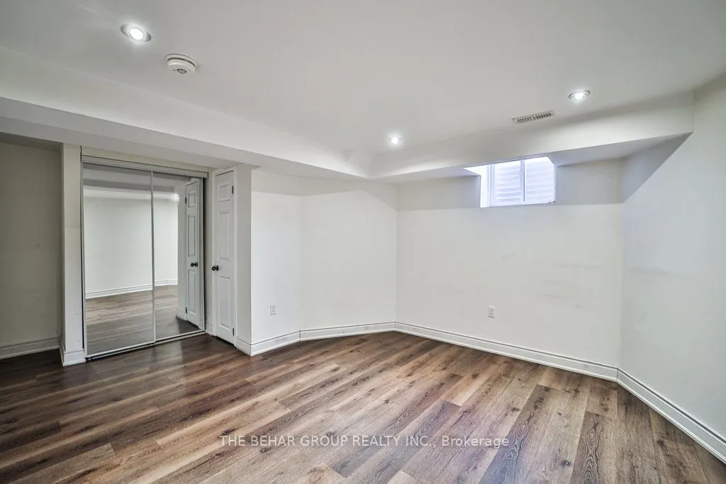28 Ridelle Court