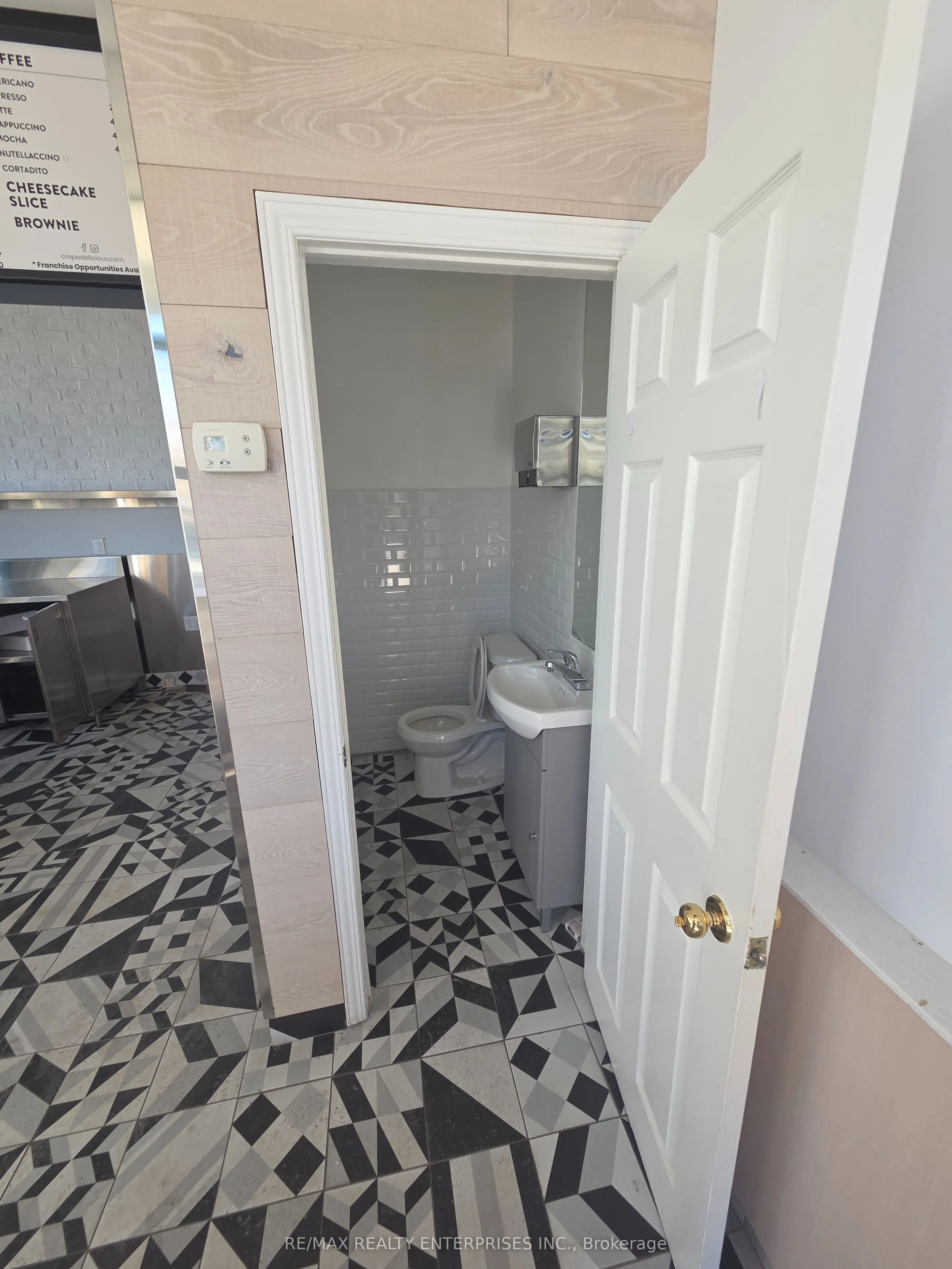 115 Trafalgar Road, #4