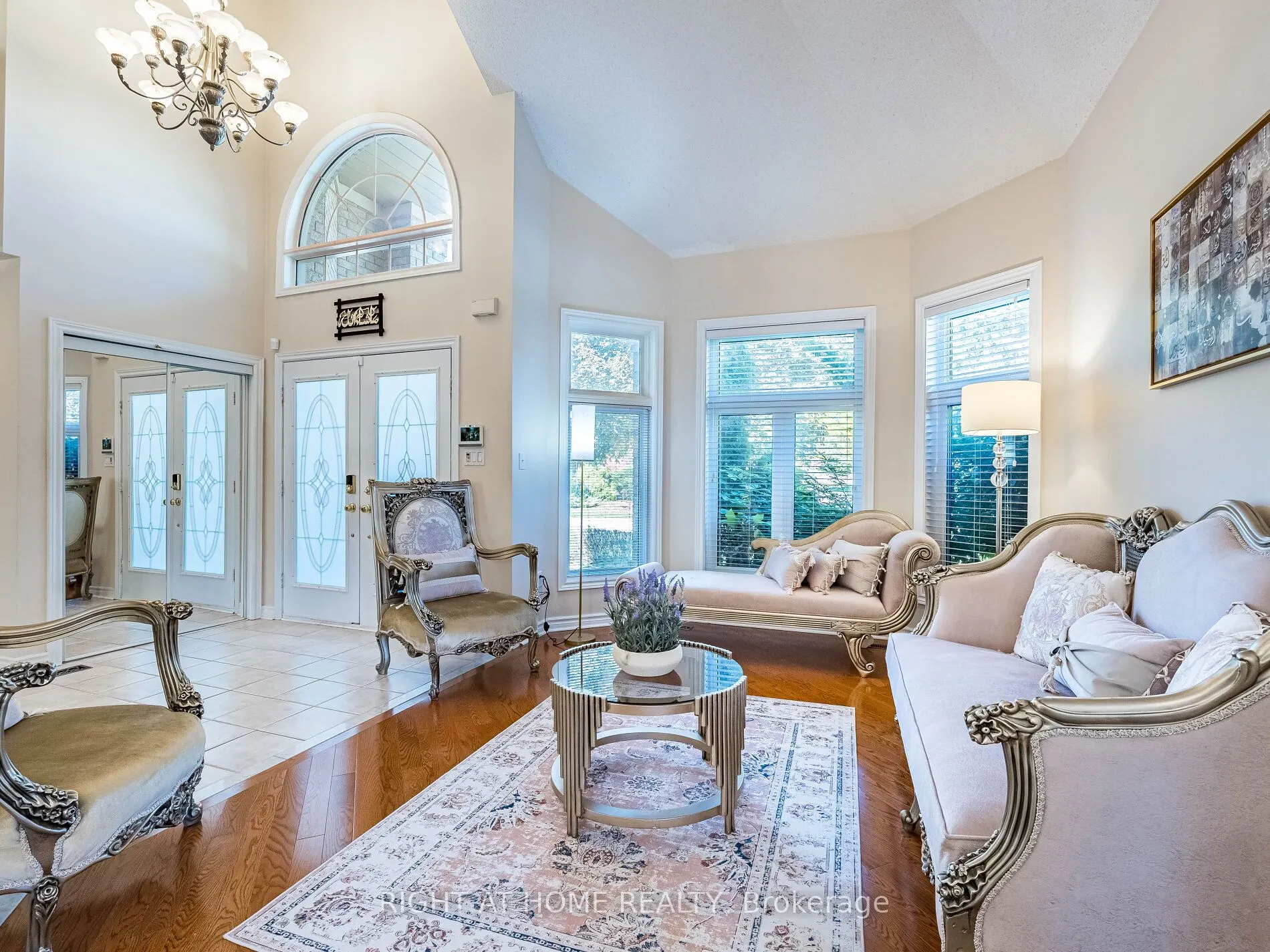 2204 Carpenters Circle