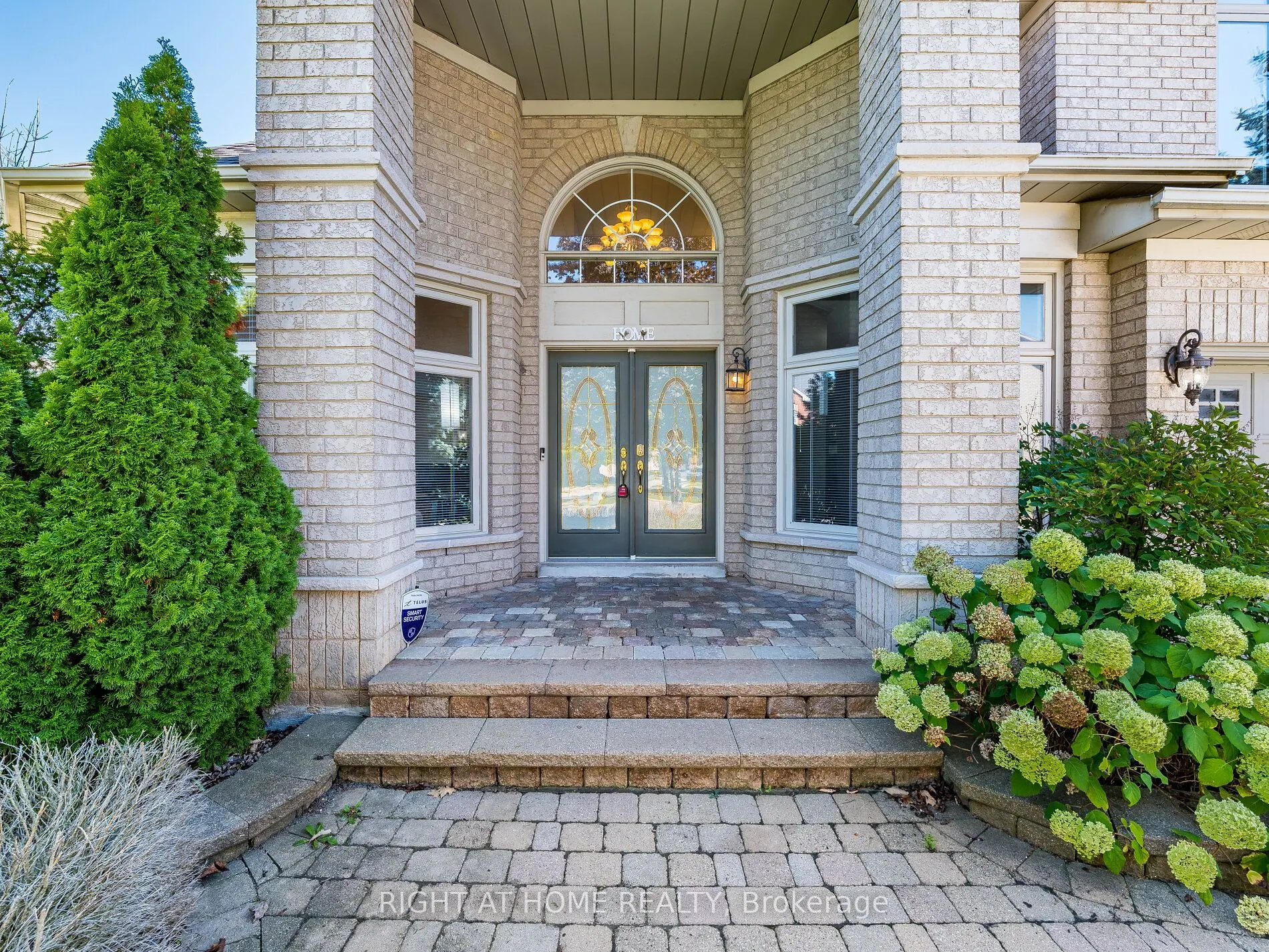 2204 Carpenters Circle