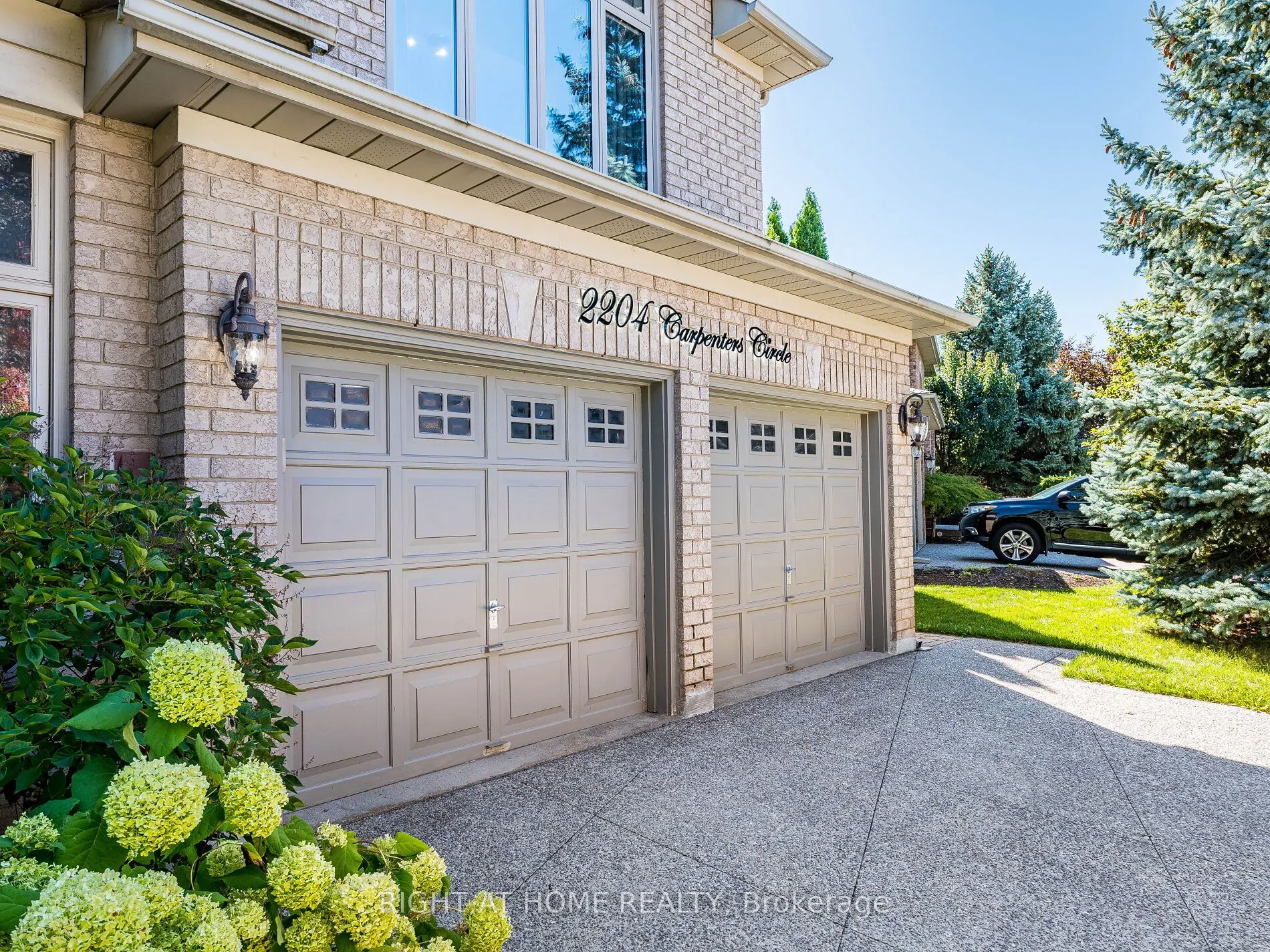 2204 Carpenters Circle