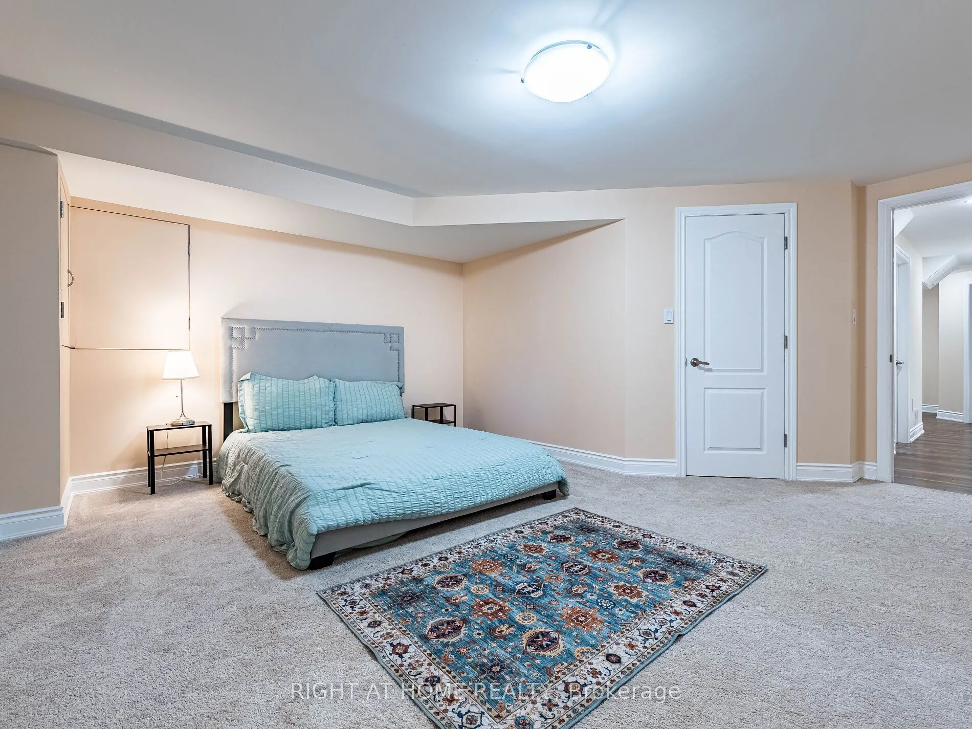 2204 Carpenters Circle