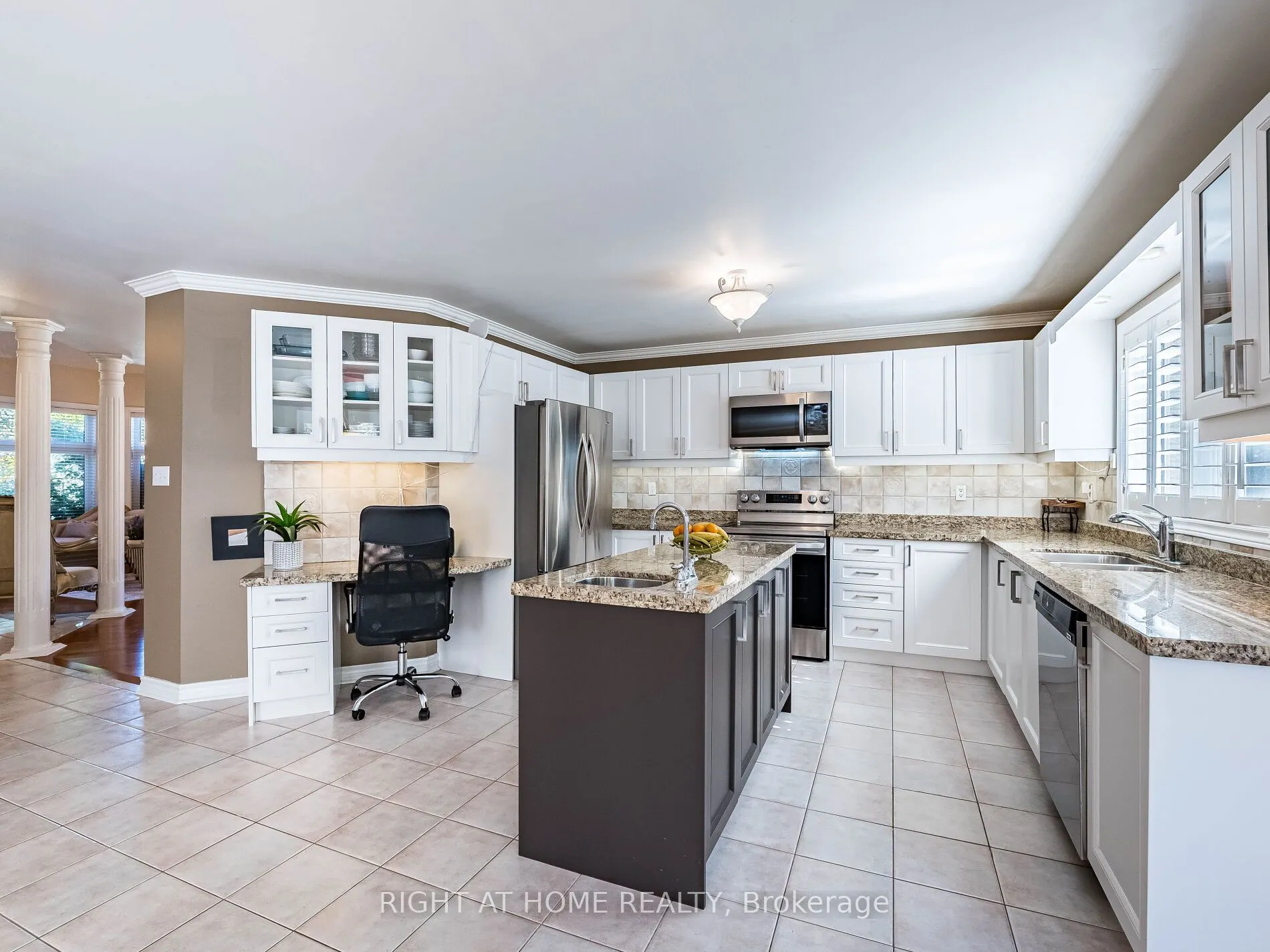2204 Carpenters Circle