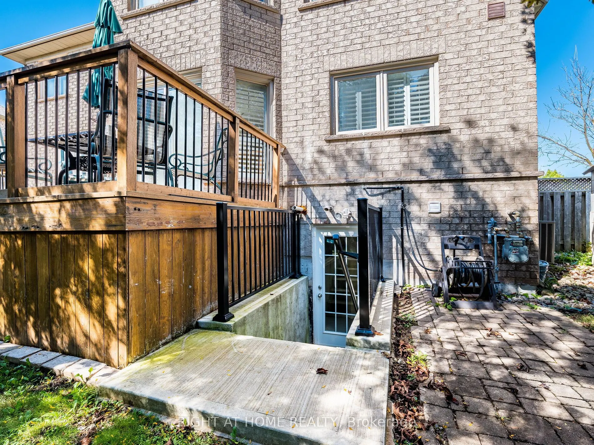 2204 Carpenters Circle