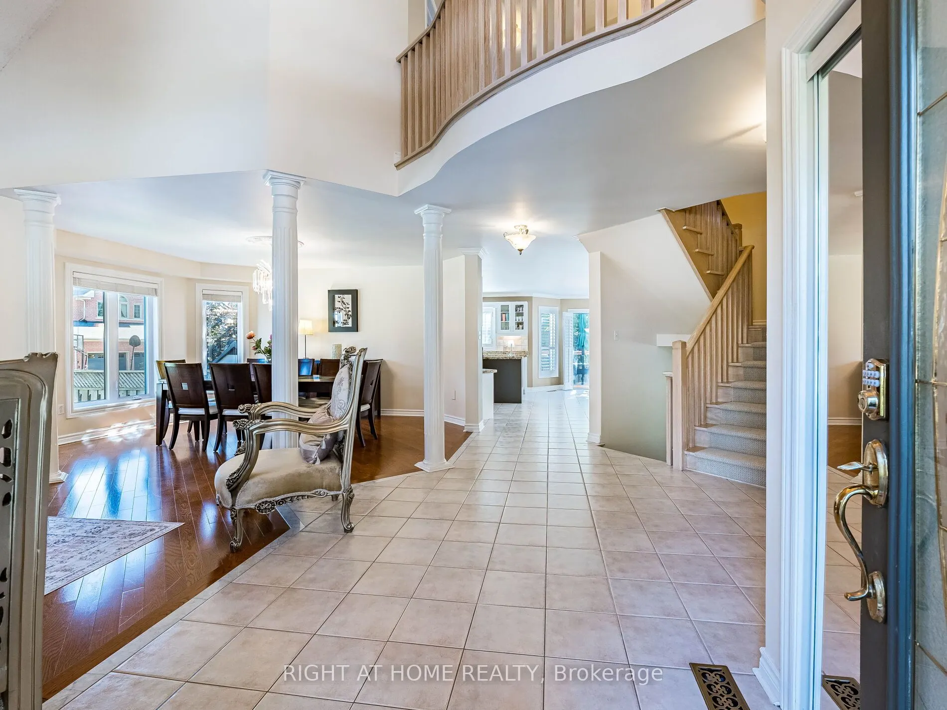 2204 Carpenters Circle