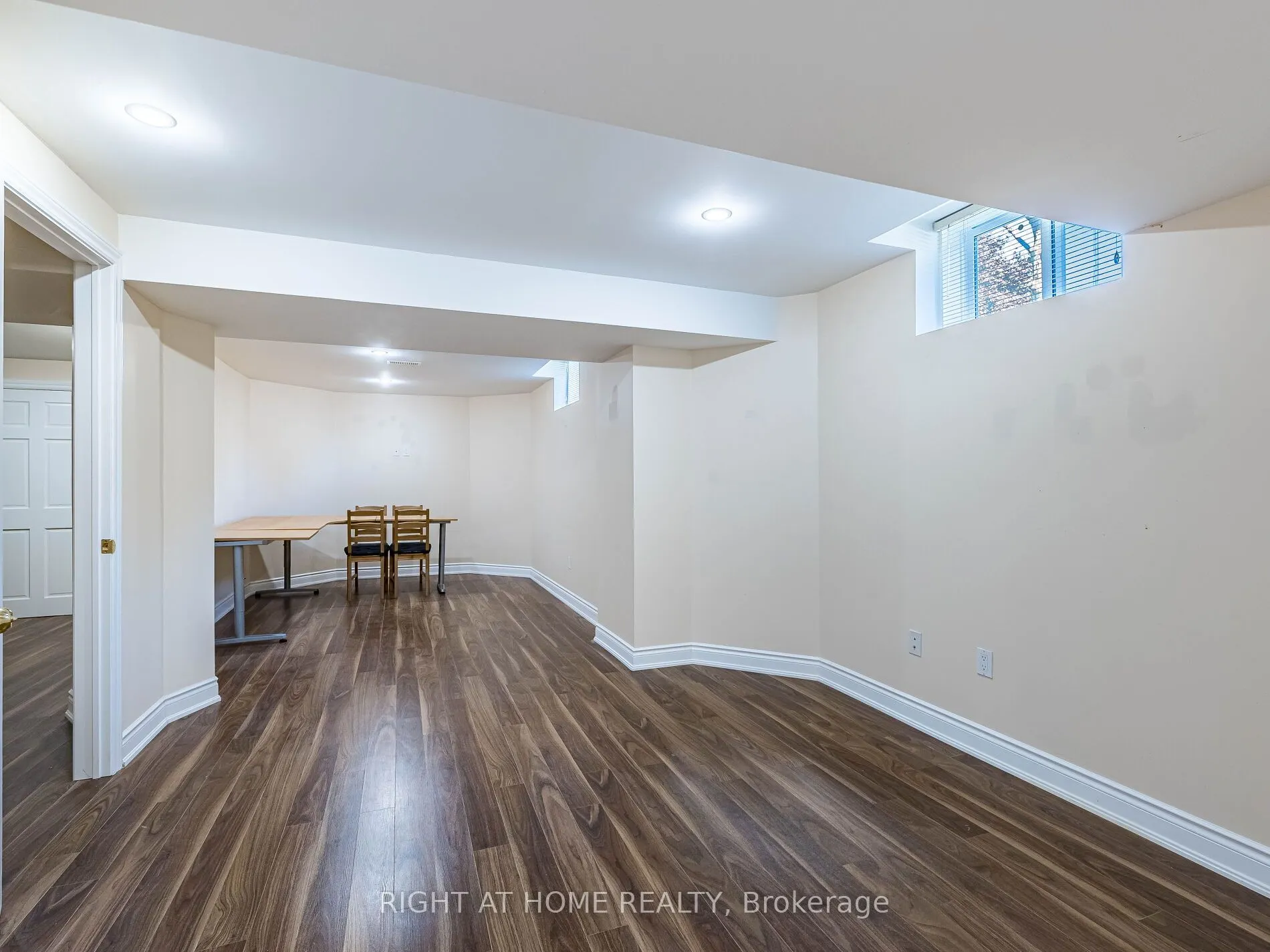 2204 Carpenters Circle