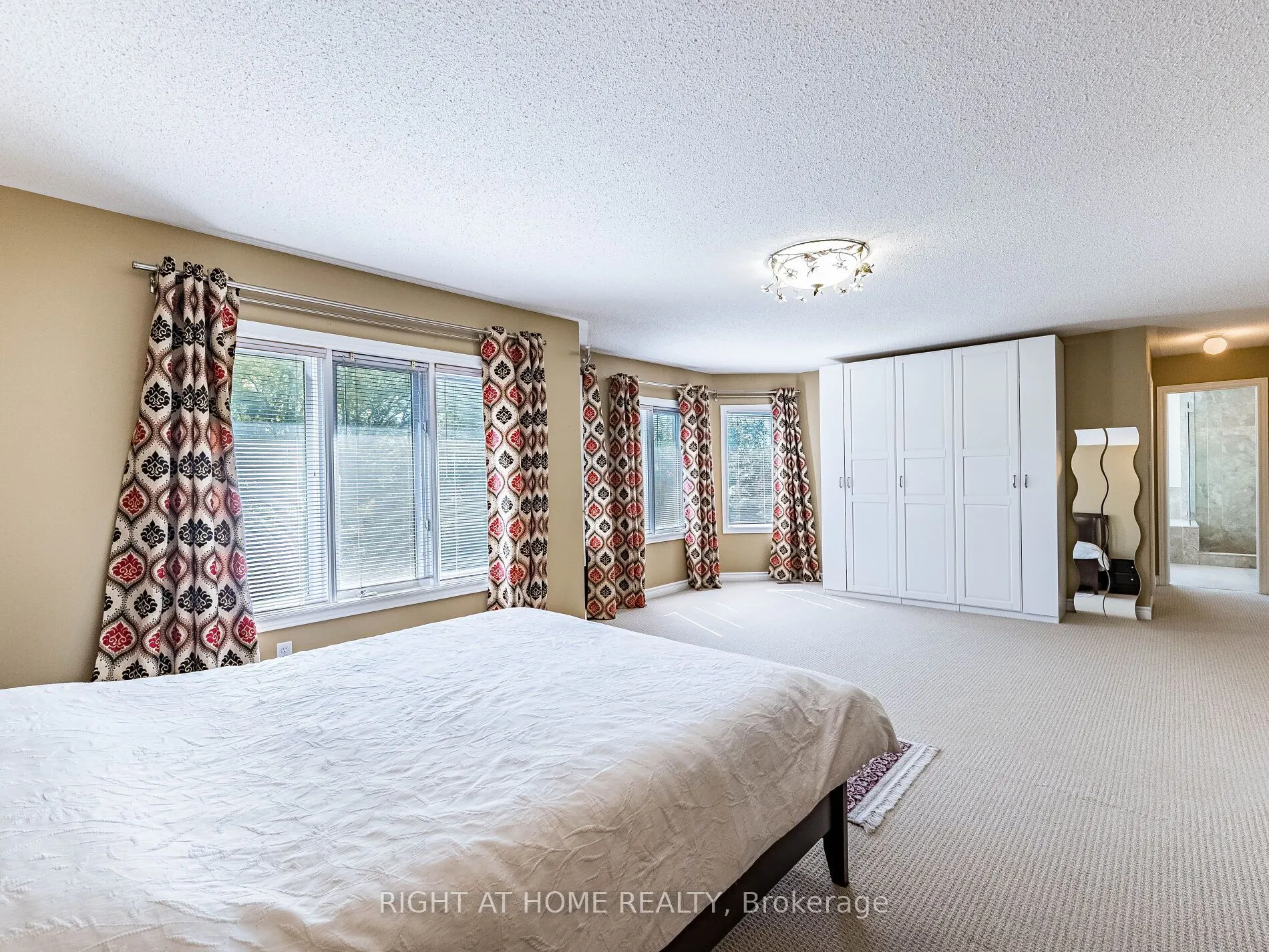 2204 Carpenters Circle