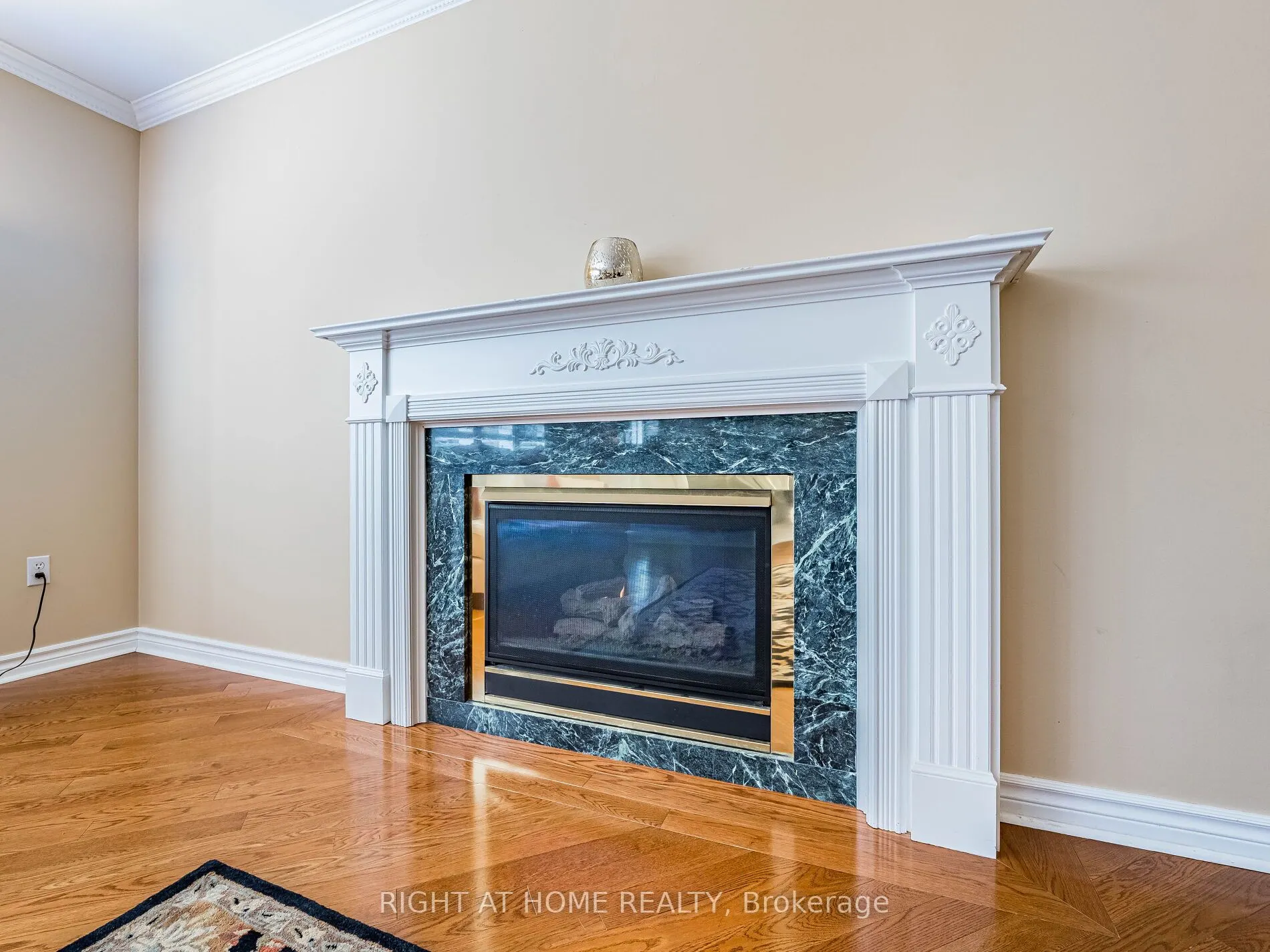 2204 Carpenters Circle