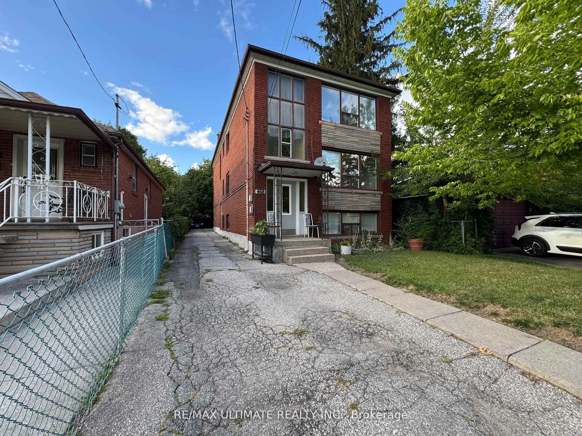 468 Ridelle Avenue, #2