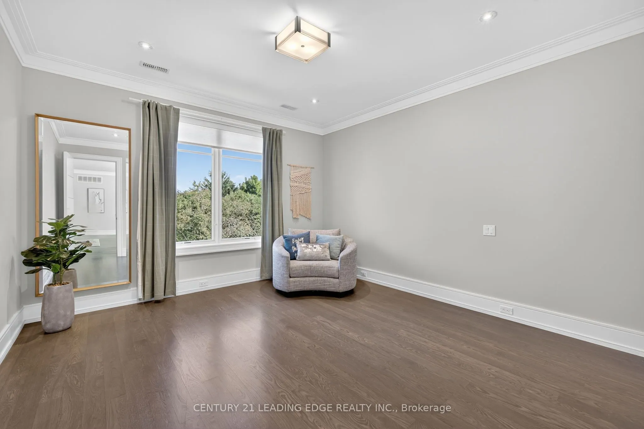 185 Edenbridge Drive