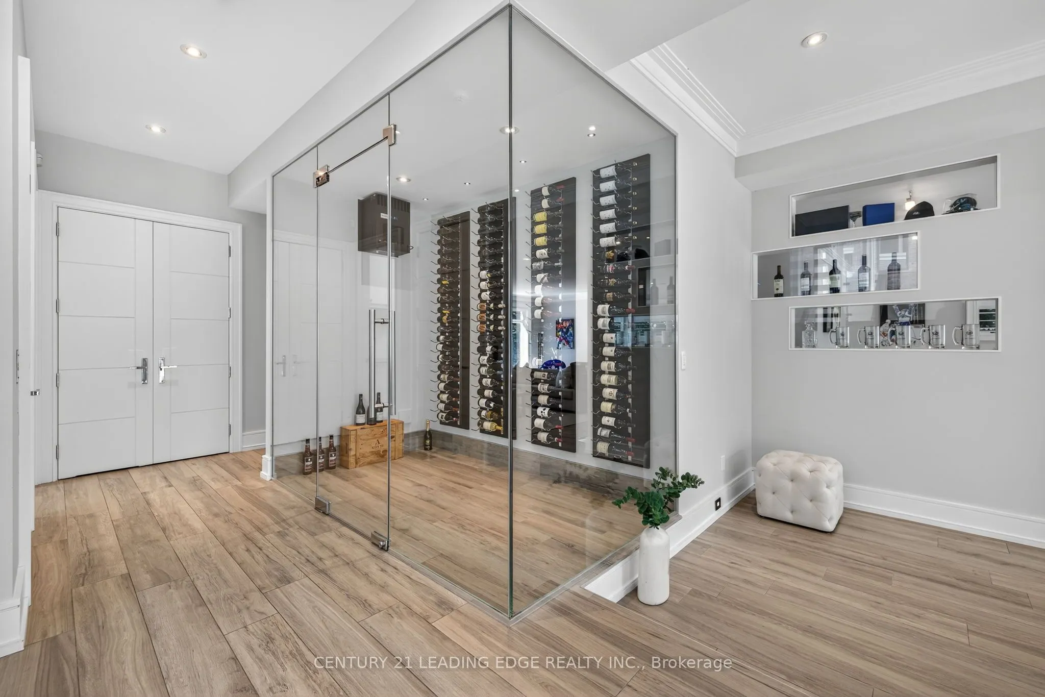 185 Edenbridge Drive