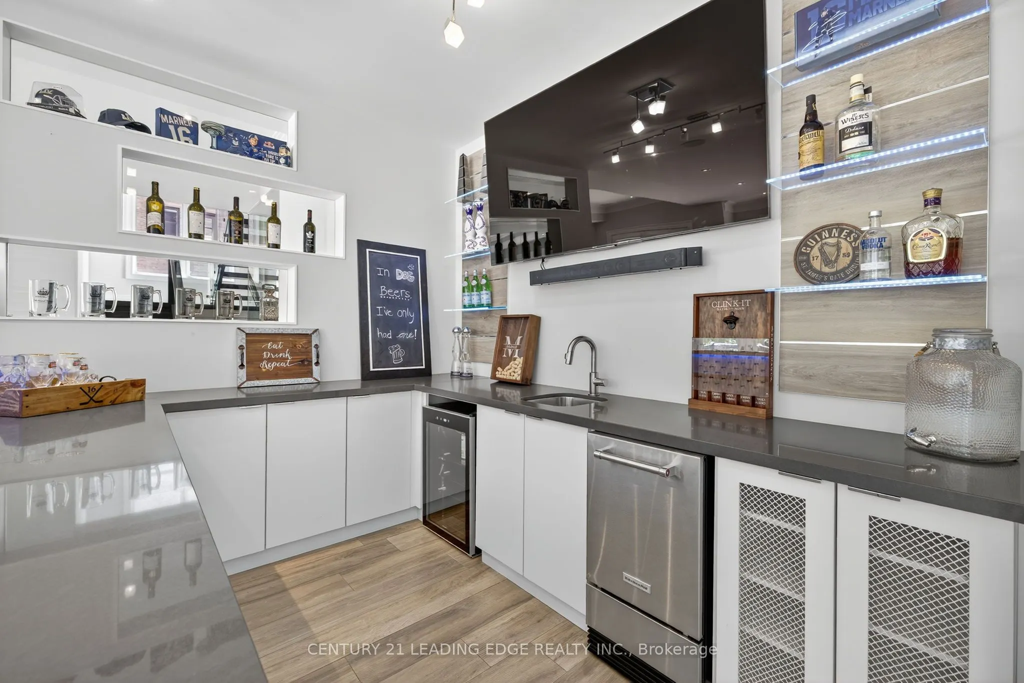 185 Edenbridge Drive
