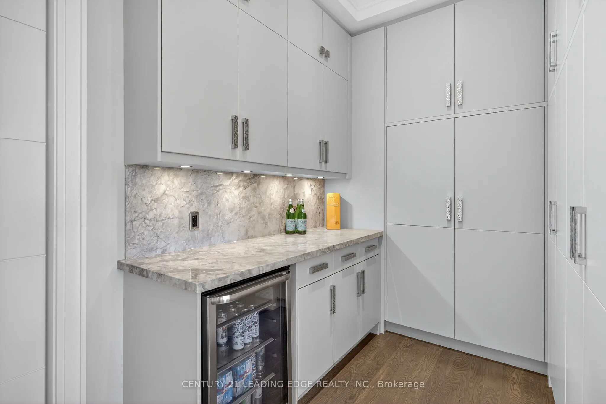 185 Edenbridge Drive