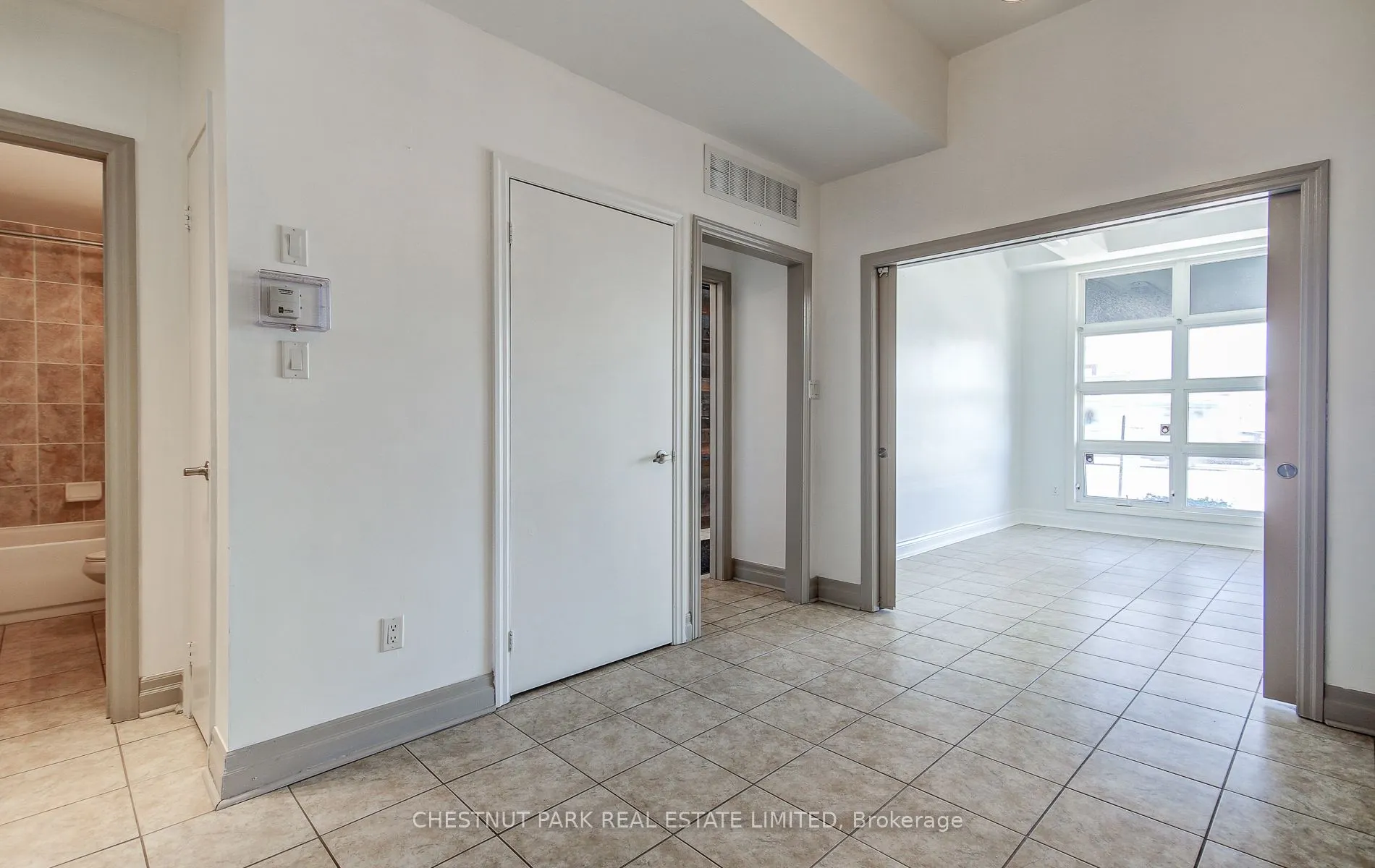 885 Lakeshore Road E, #5