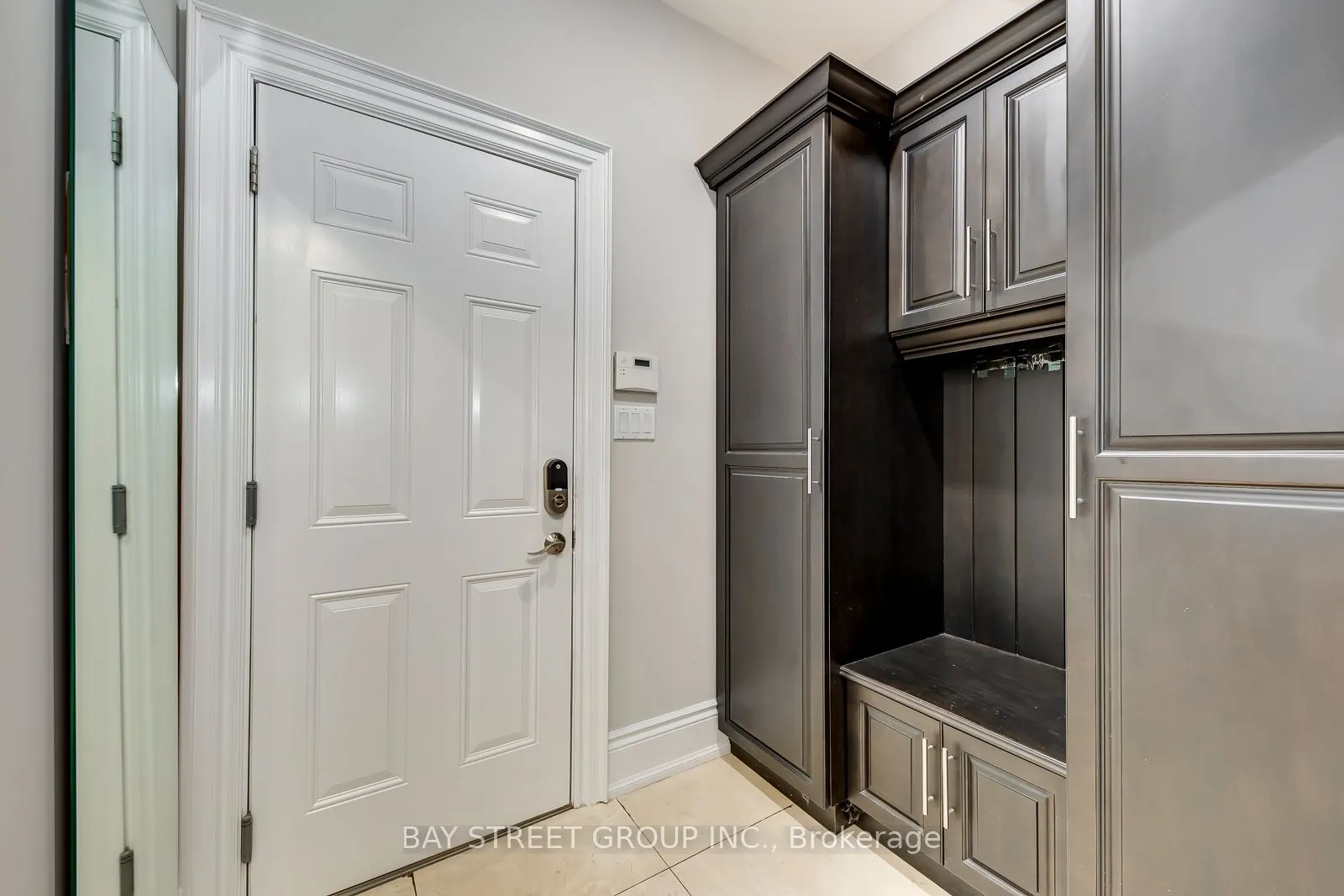 452 Avon Crescent