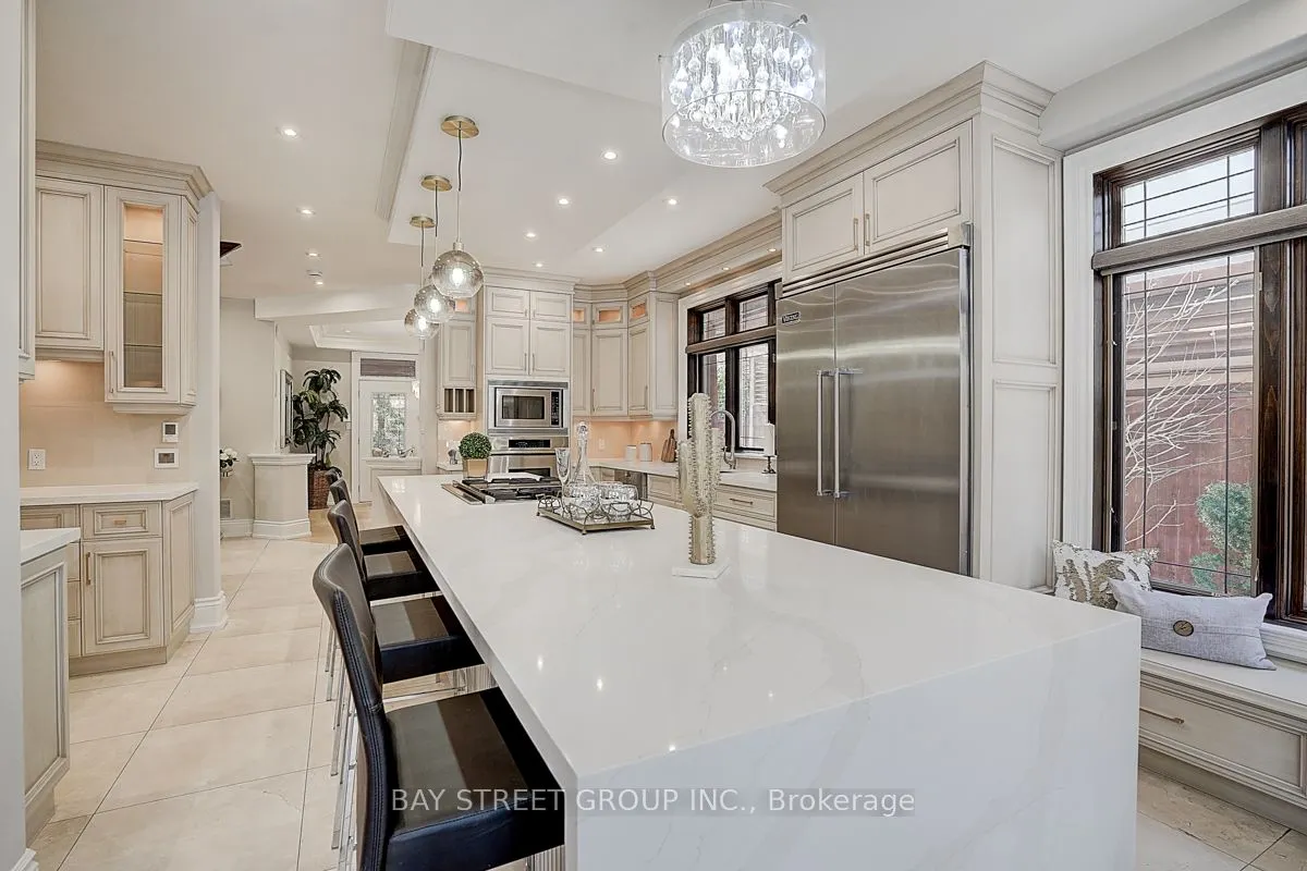 452 Avon Crescent