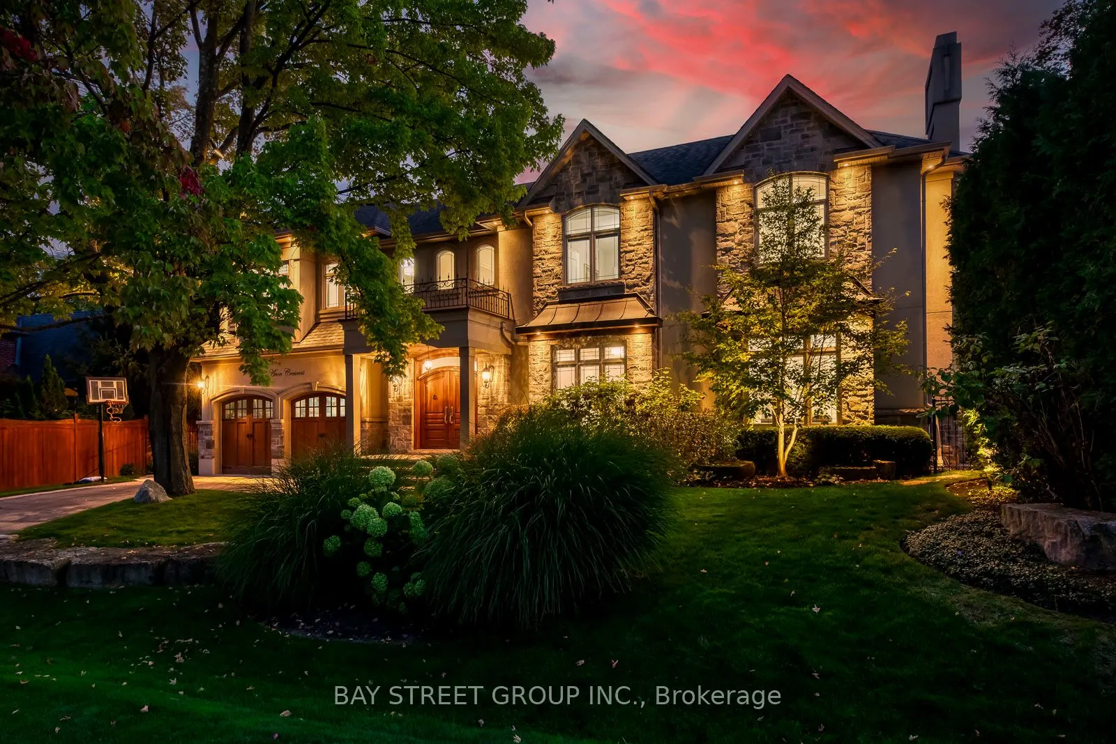 452 Avon Crescent