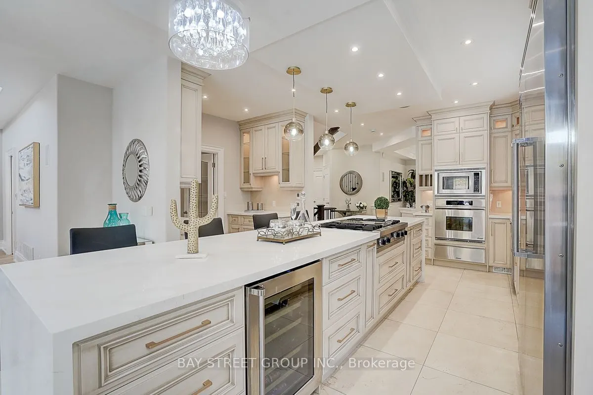 452 Avon Crescent