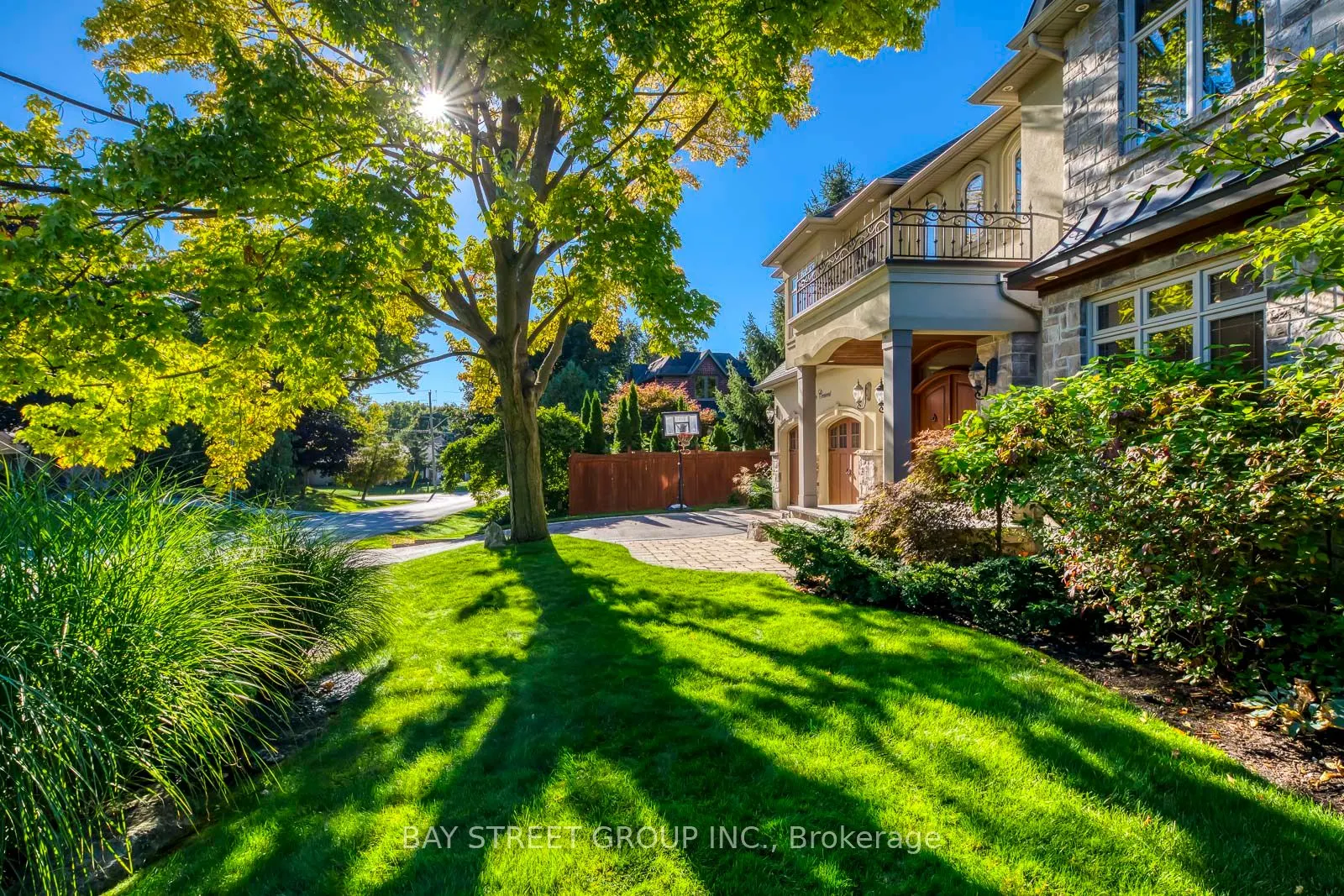 452 Avon Crescent