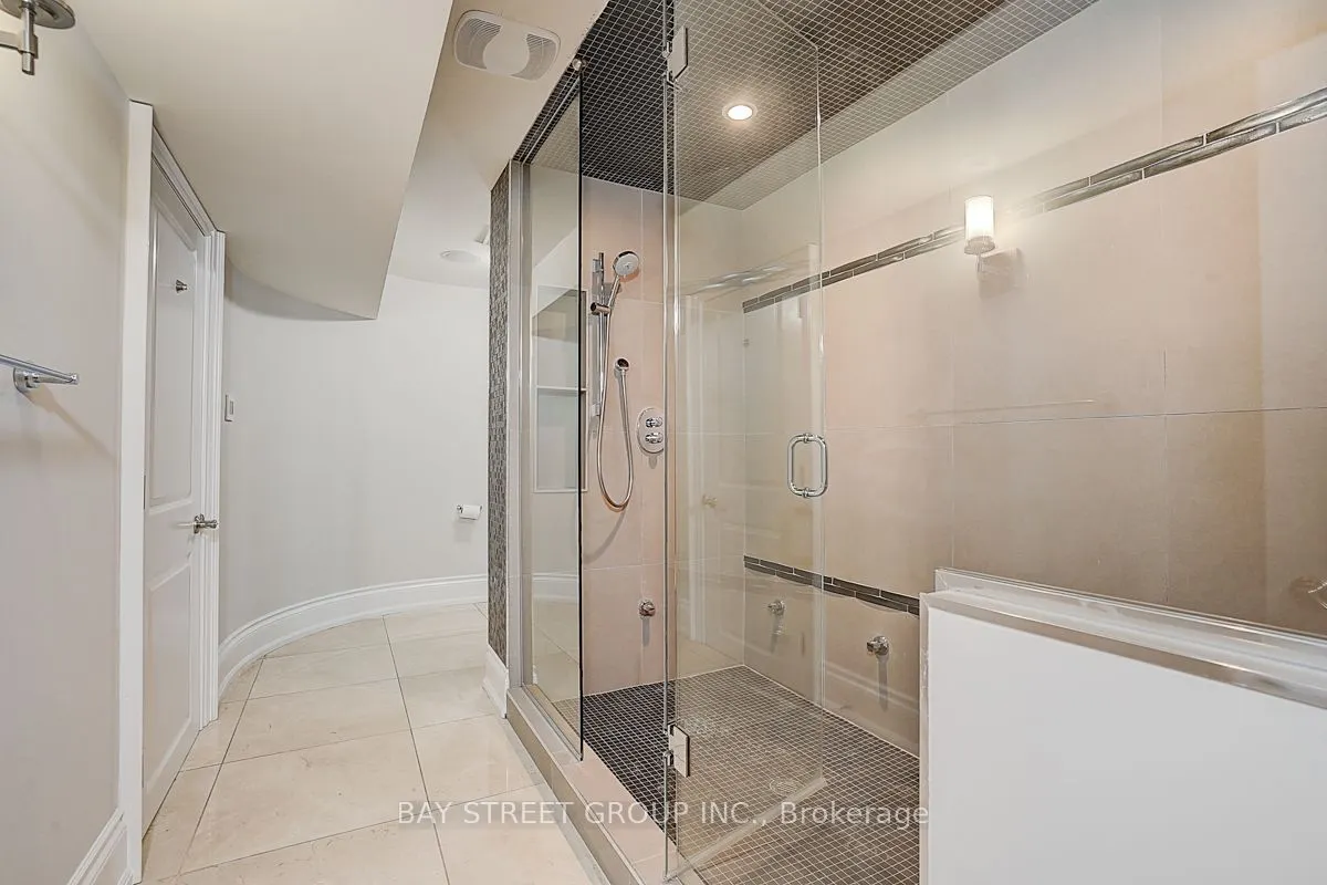 452 Avon Crescent
