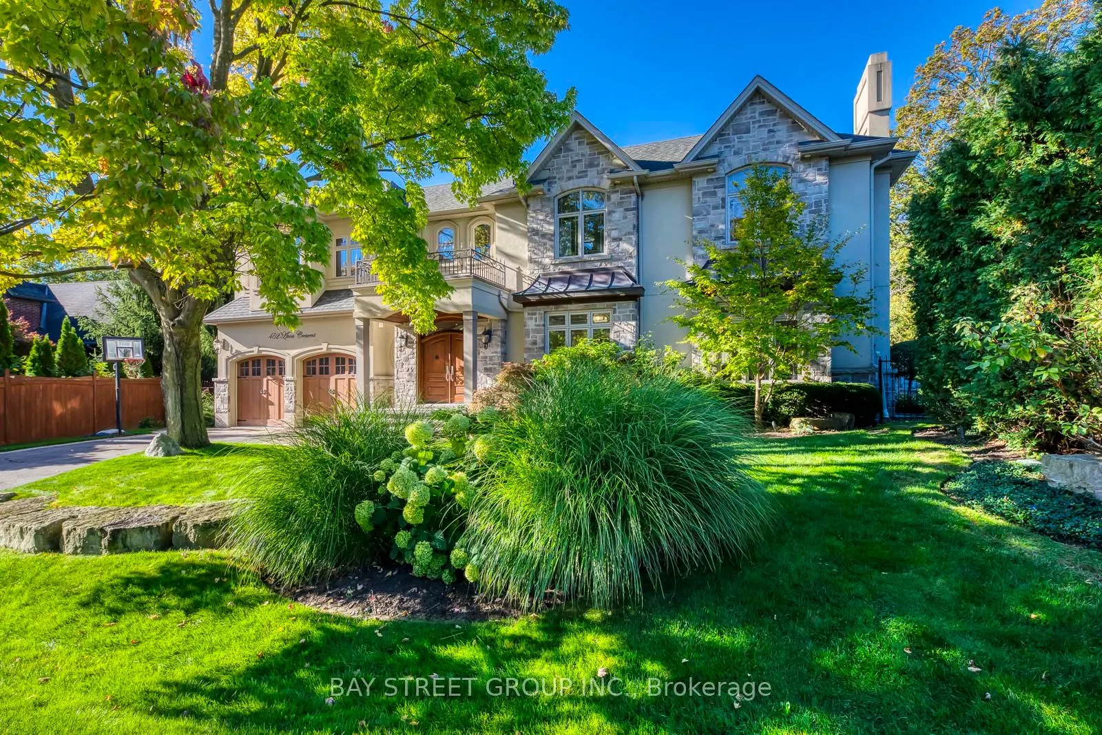 452 Avon Crescent